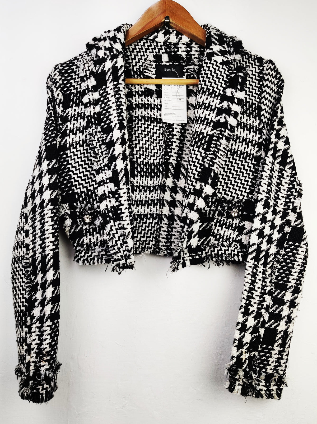 Buy online pre-used pre-loved 100% authentic & Original branded Bershka (BC-1587) available in Pakistan. Top international brands avilable.