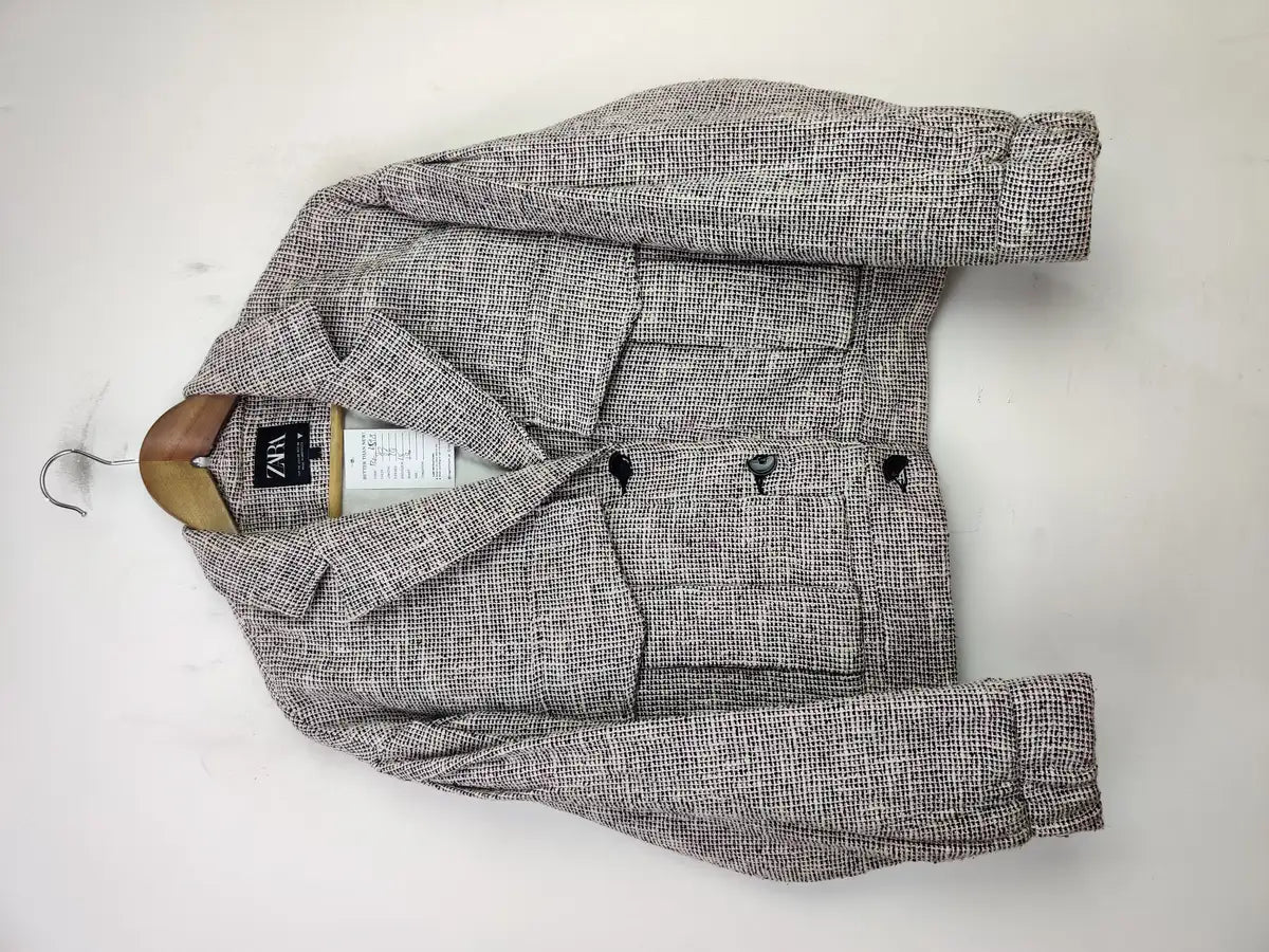Buy online pre-used pre-loved 100% authentic & Original branded Zara (BC-1598) available in Pakistan. Top international brands avilable.