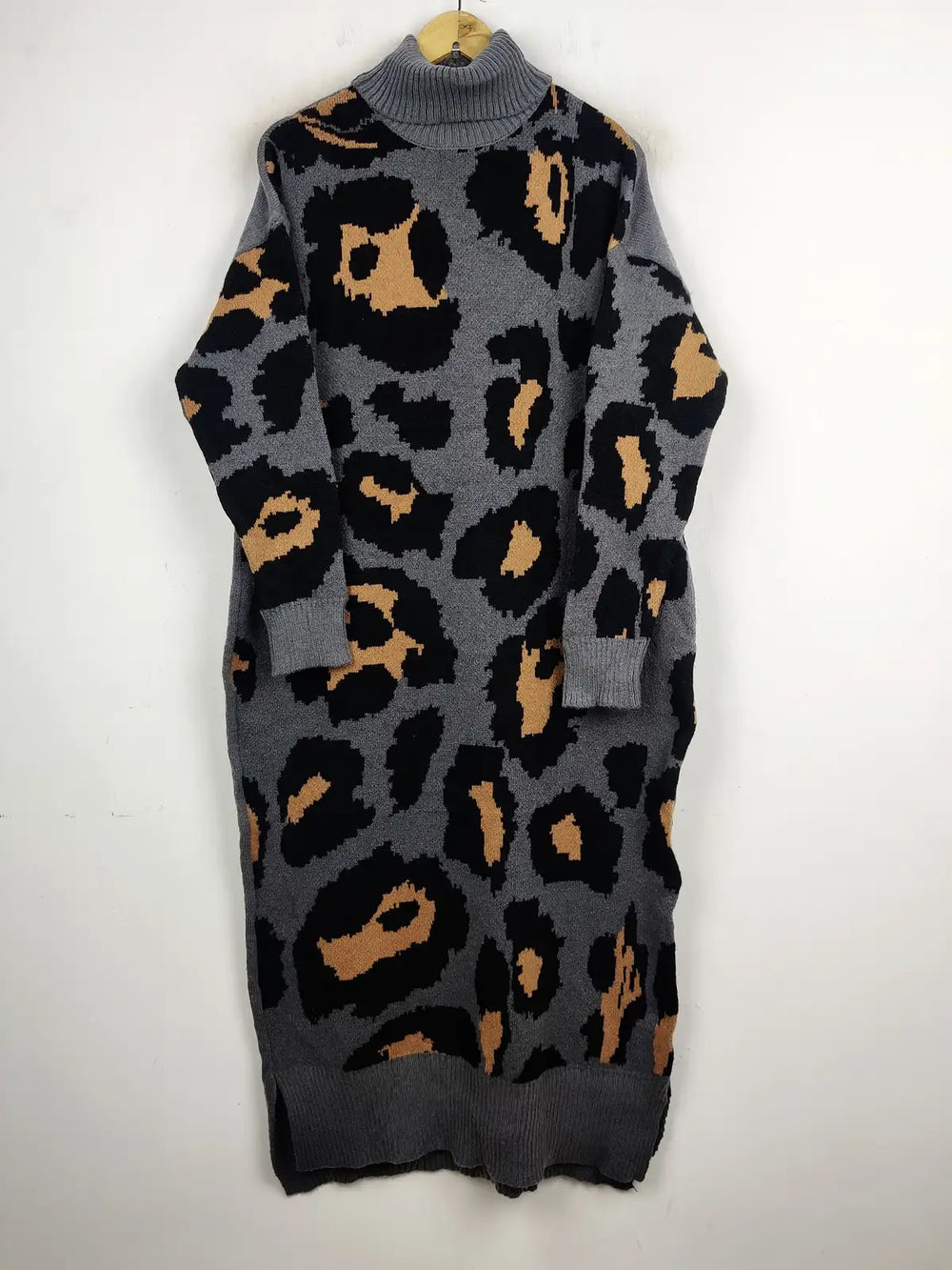 Buy online pre-used pre-loved 100% authentic & Original branded Shein (BD-05) available in Pakistan. Top international brands avilable.