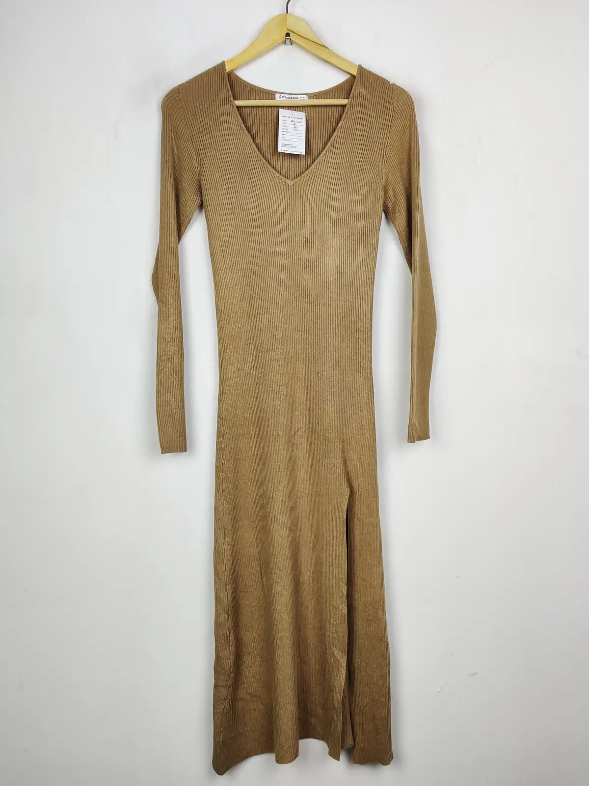Buy online pre-used pre-loved 100% authentic & Original branded Stradivarius (BD-1021) available in Pakistan. Top international brands avilable.