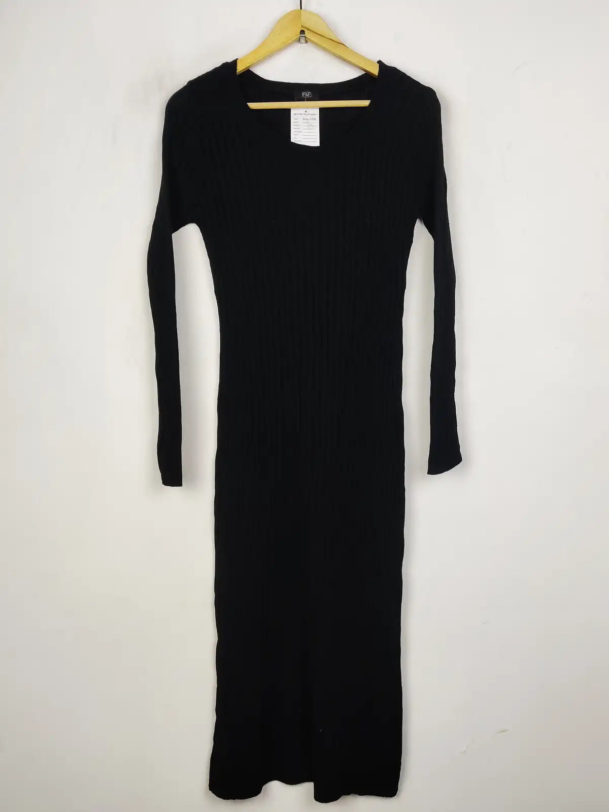 Buy online pre-used pre-loved 100% authentic & Original branded F&F (BD-1033) available in Pakistan. Top international brands avilable.