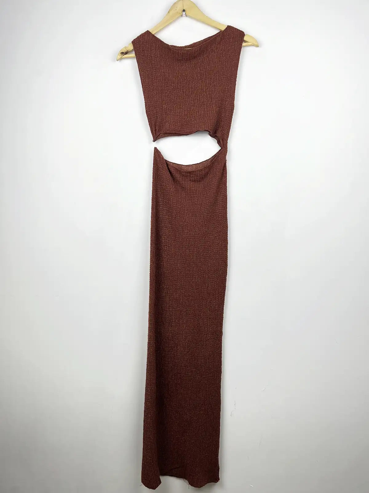 Buy online pre-used pre-loved 100% authentic & Original branded Zara (BD-104) available in Pakistan. Top international brands avilable.