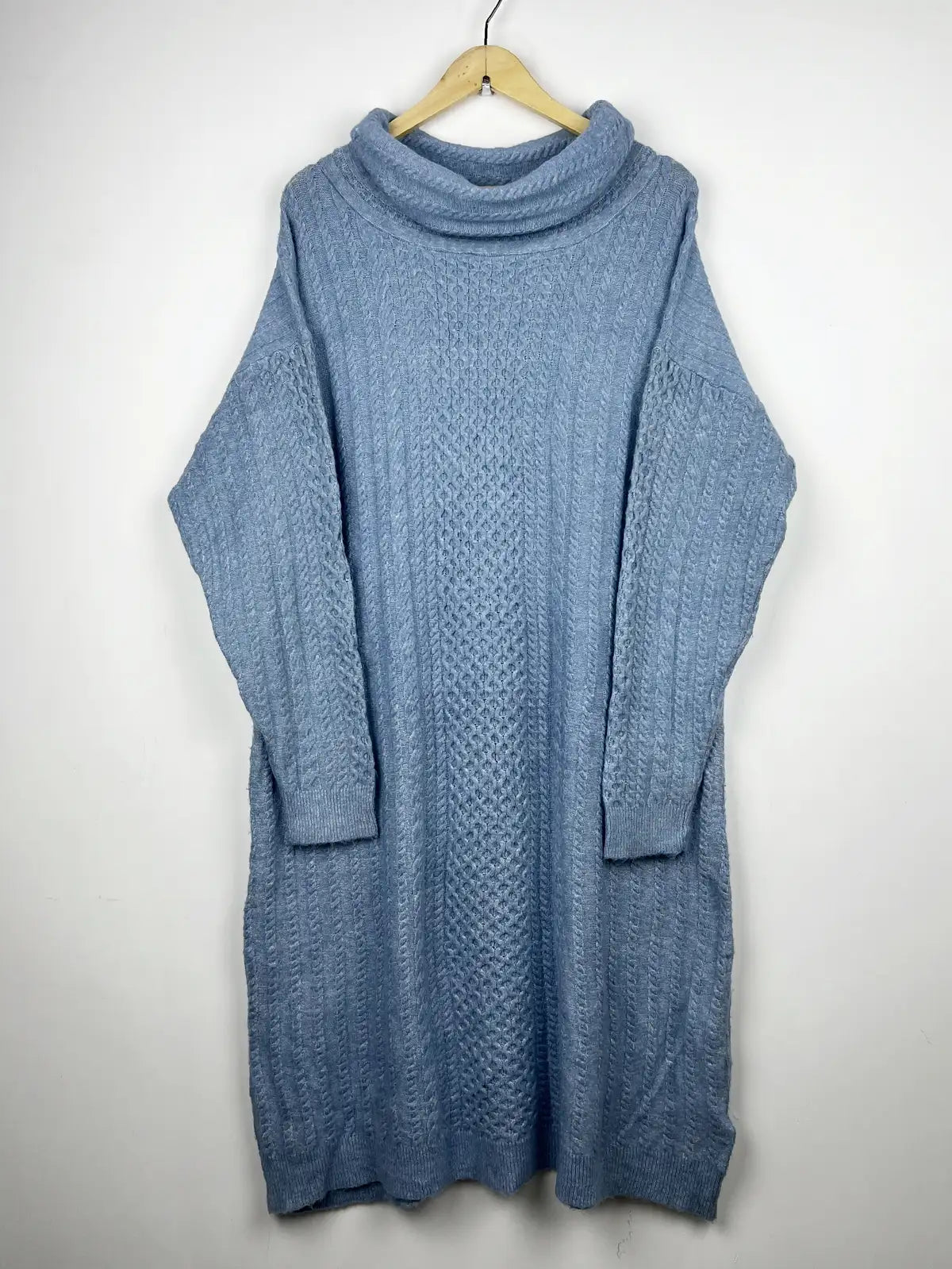 Buy online pre-used pre-loved 100% authentic & Original branded Monsoon (BD-106) available in Pakistan. Top international brands avilable.