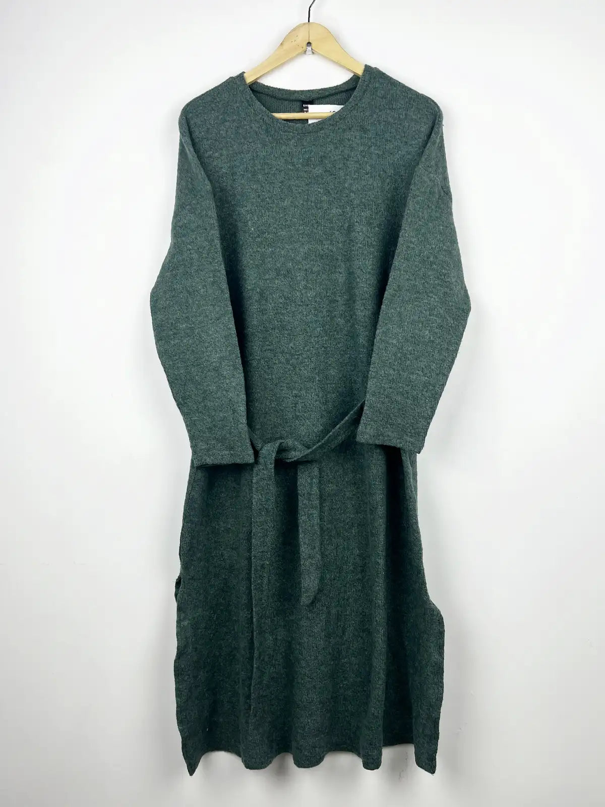 Buy online pre-used pre-loved 100% authentic & Original branded Shein (BD-107) available in Pakistan. Top international brands avilable.