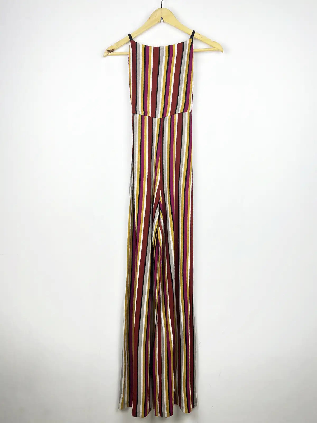 Buy online pre-used pre-loved 100% authentic & Original branded Bershka (BD-110) available in Pakistan. Top international brands avilable.