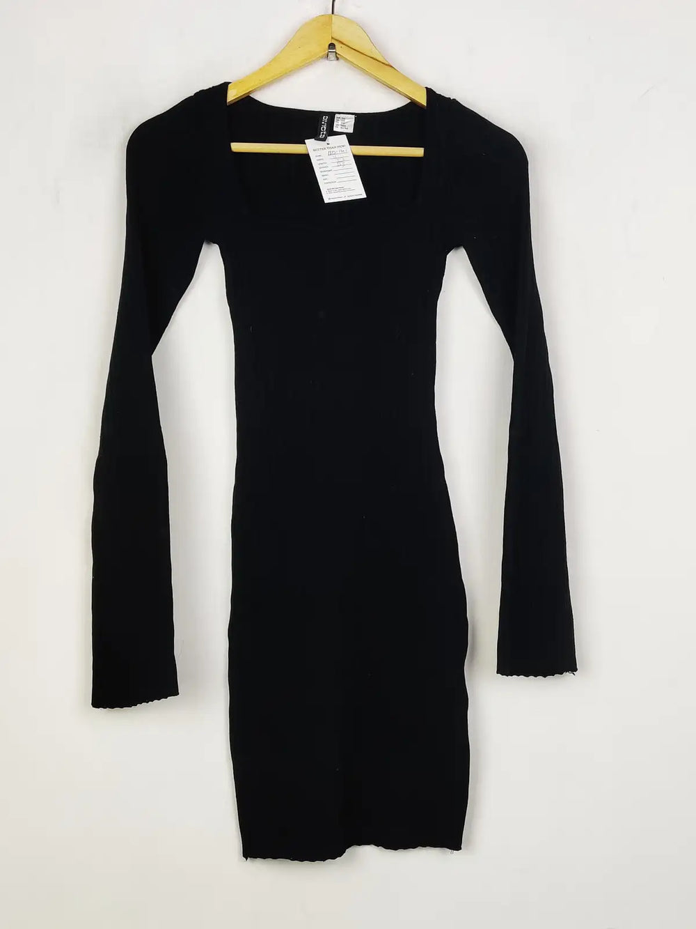 Buy online pre-used pre-loved 100% authentic & Original branded H&M (BD-1101) available in Pakistan. Top international brands avilable.