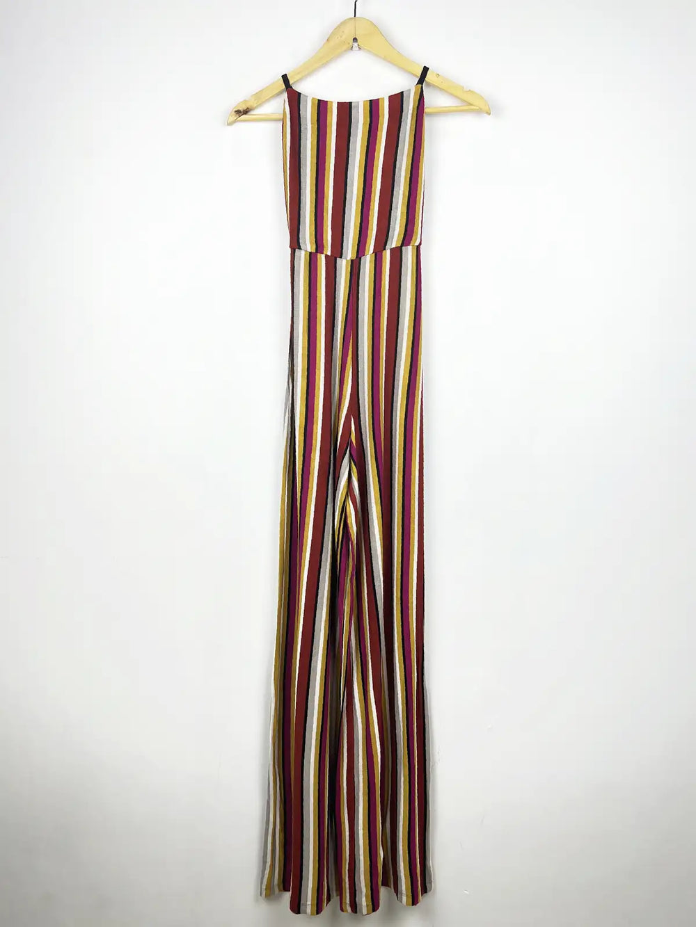 Buy online pre-used pre-loved 100% authentic & Original branded Bershka (BD-110) available in Pakistan. Top international brands avilable.