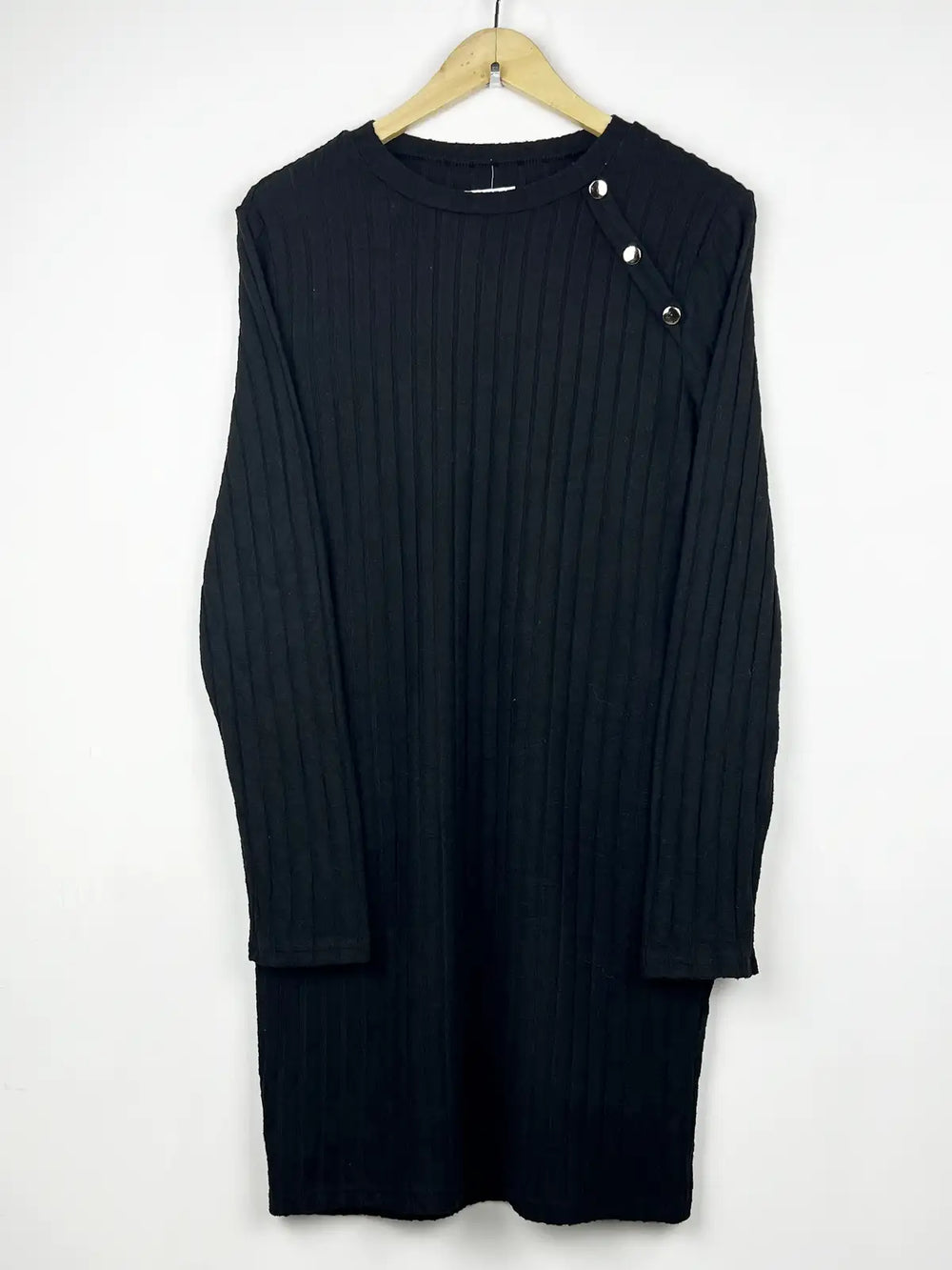 Buy online pre-used pre-loved 100% authentic & Original branded Unknown Brand (BD-112) available in Pakistan. Top international brands avilable.