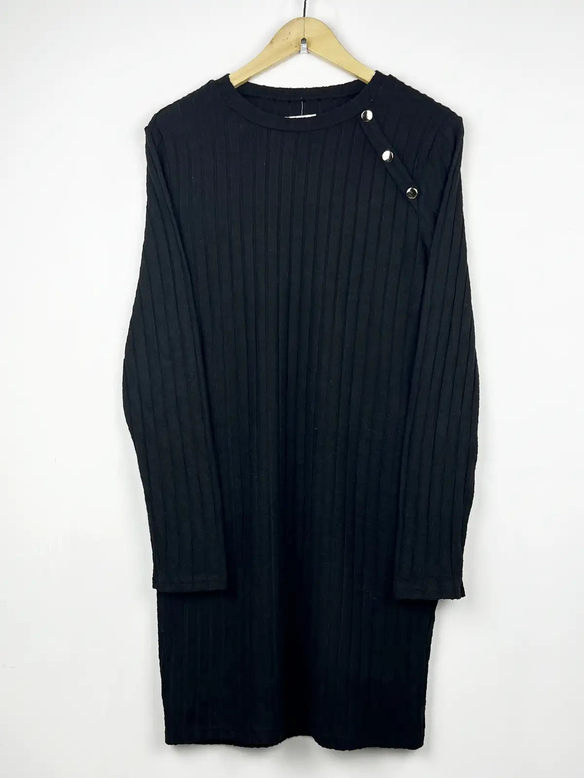 Buy online pre-used pre-loved 100% authentic & Original branded Unknown Brand (BD-112) available in Pakistan. Top international brands avilable.