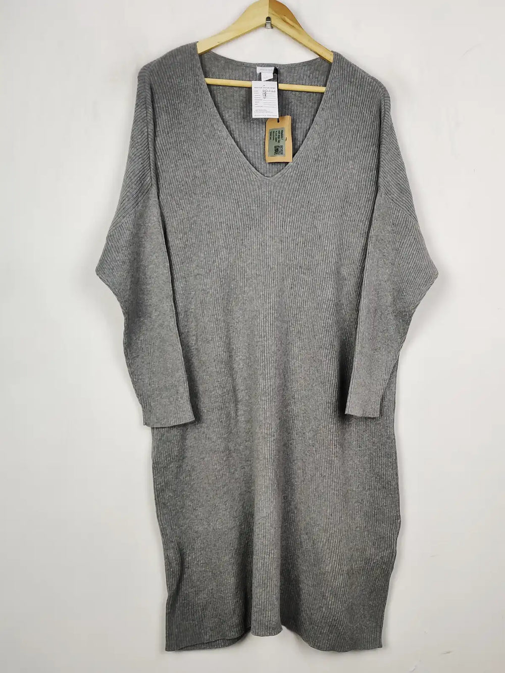Buy online pre-used pre-loved 100% authentic & Original branded H&M (BD-1162) available in Pakistan. Top international brands avilable.