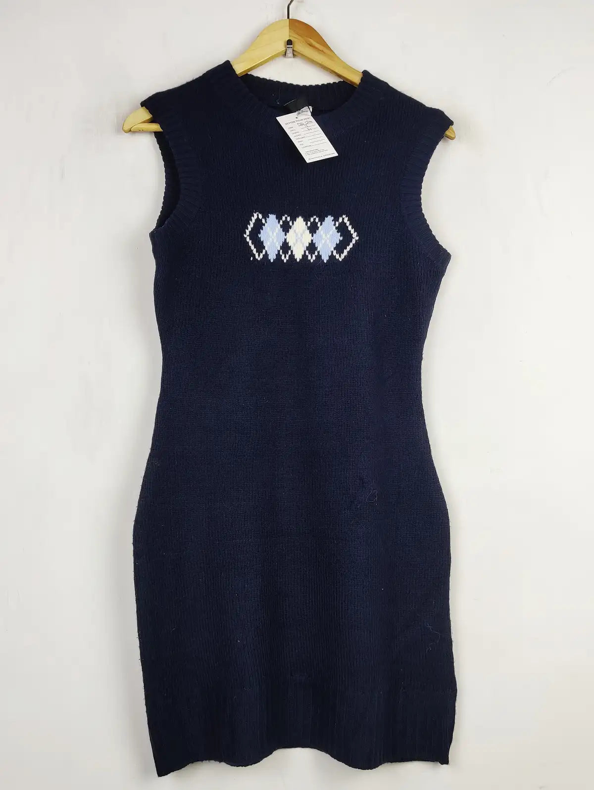 Buy online pre-used pre-loved 100% authentic & Original branded H&M (BD-1200) available in Pakistan. Top international brands avilable.