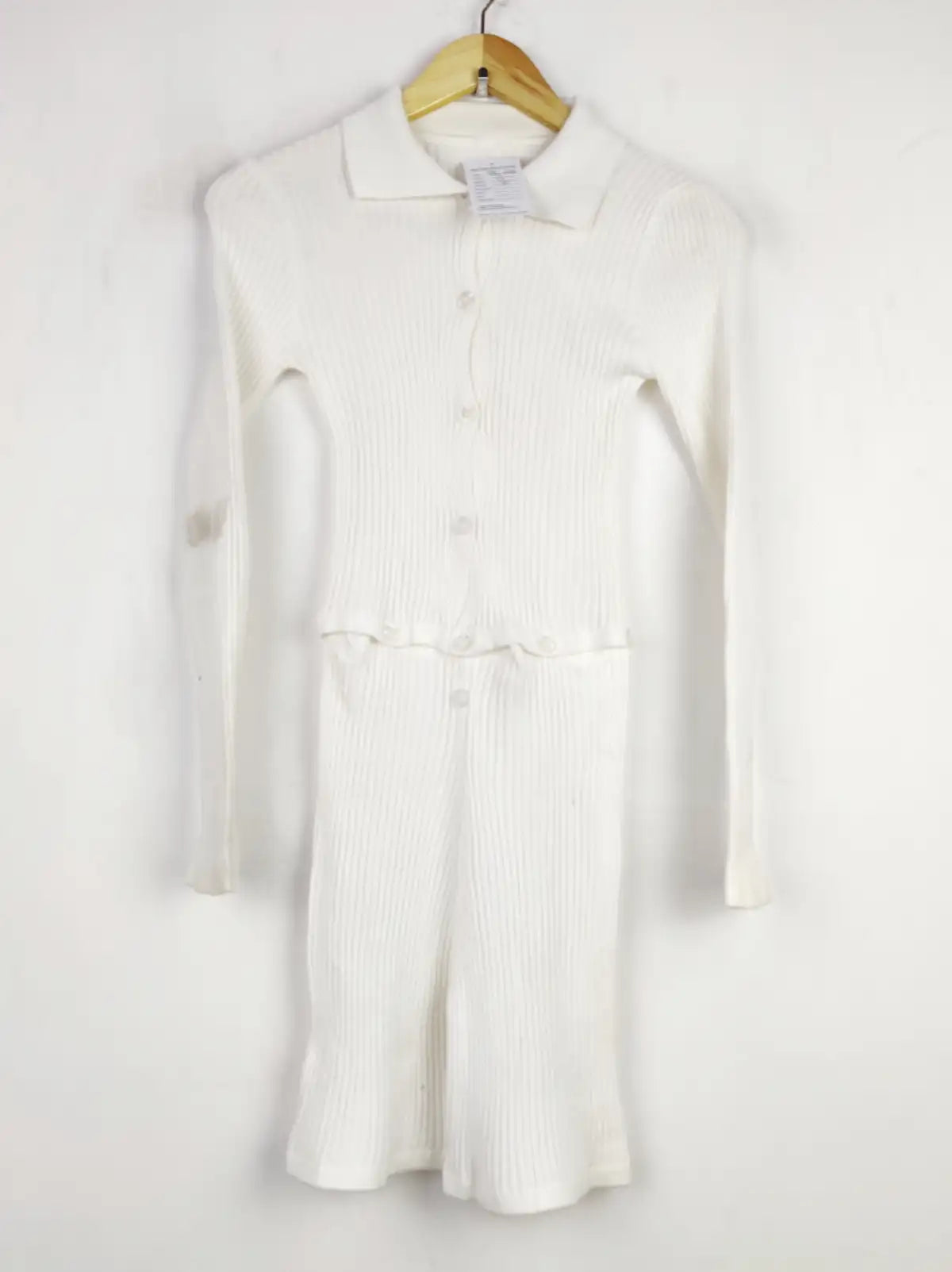 Buy online pre-used pre-loved 100% authentic & Original branded Unknown Brand (BD-1266) available in Pakistan. Top international brands avilable.