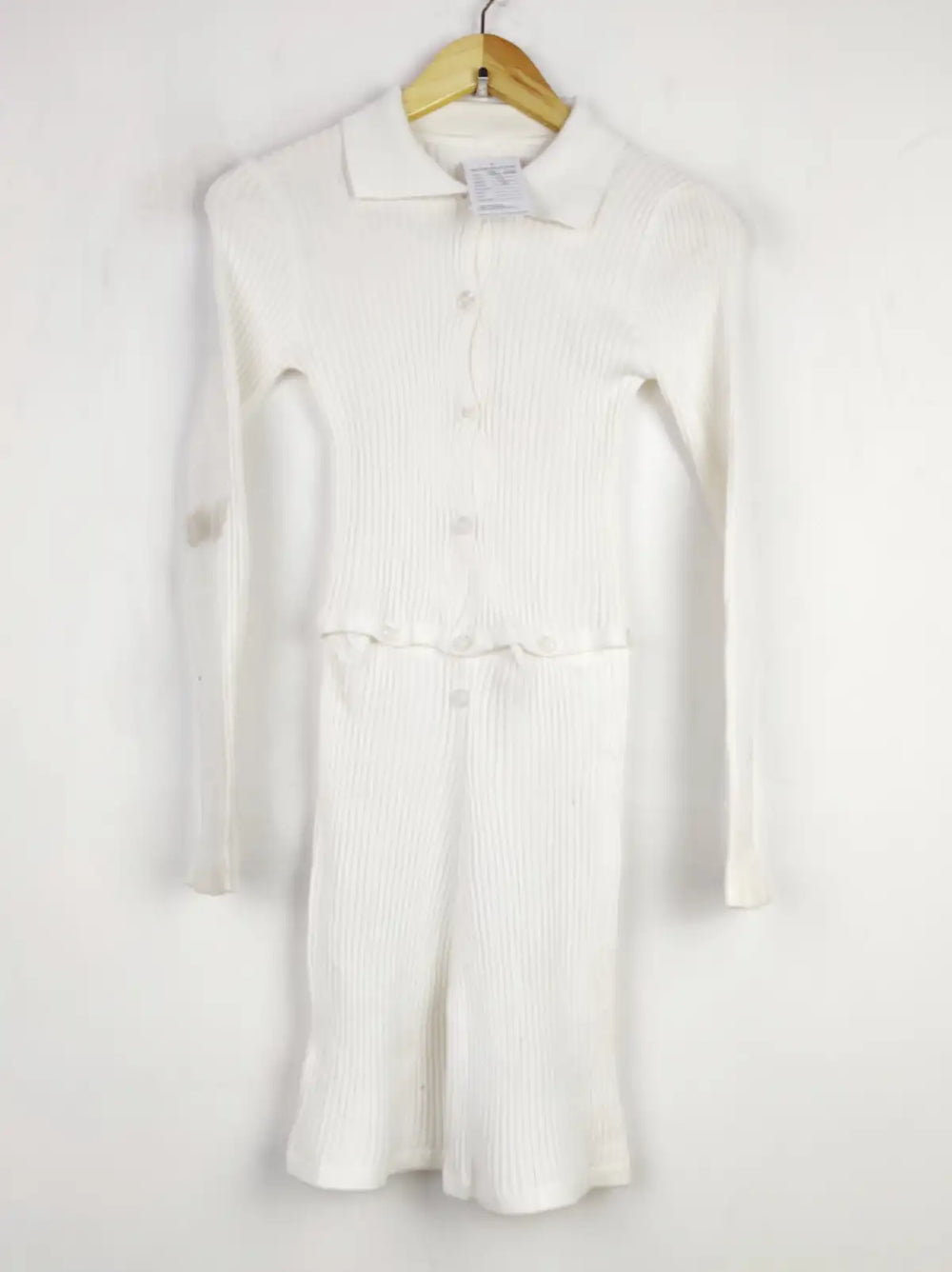 Buy online pre-used pre-loved 100% authentic & Original branded Unknown Brand (BD-1266) available in Pakistan. Top international brands avilable.