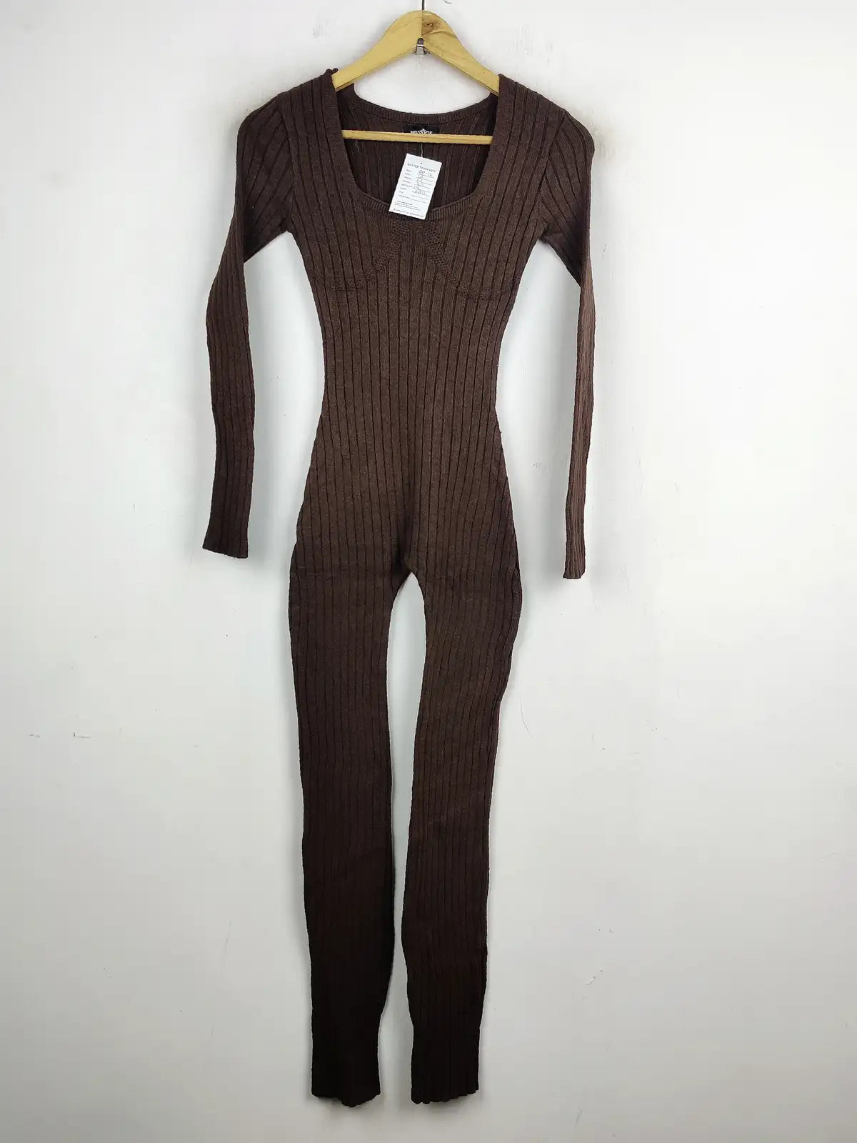 Buy online pre-used pre-loved 100% authentic & Original branded Missy Empire (BD-12) available in Pakistan. Top international brands avilable.