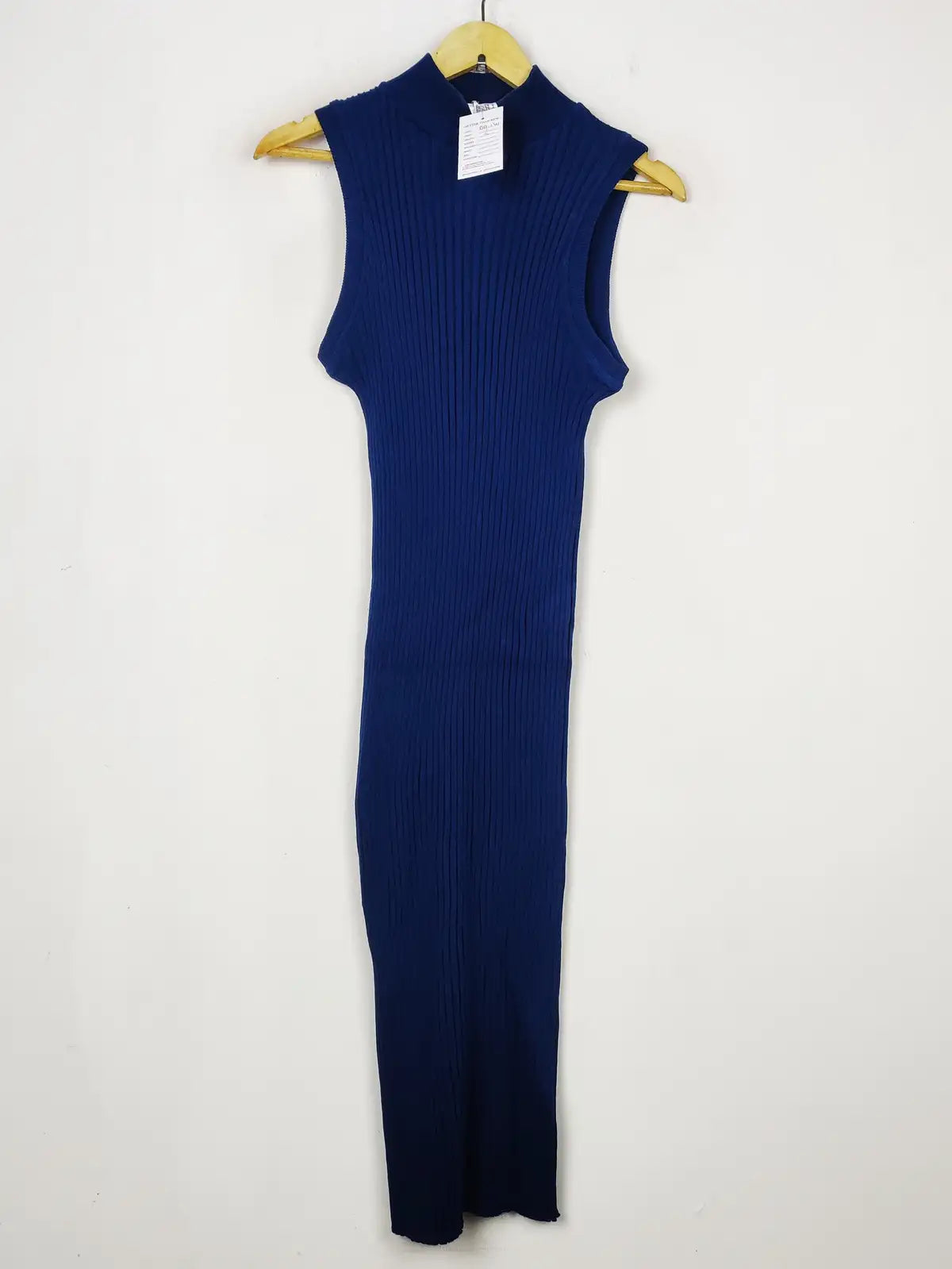 Buy online pre-used pre-loved 100% authentic & Original branded Zara (BD-1301) available in Pakistan. Top international brands avilable.