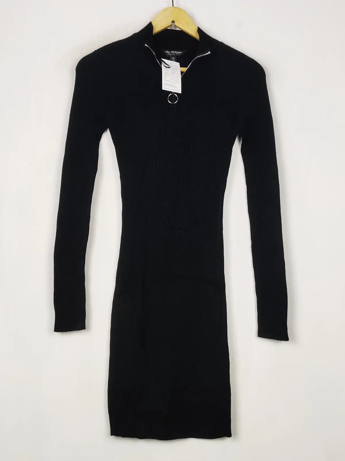 Buy online pre-used pre-loved 100% authentic & Original branded Miss Selfridge (BD-1384) available in Pakistan. Top international brands avilable.
