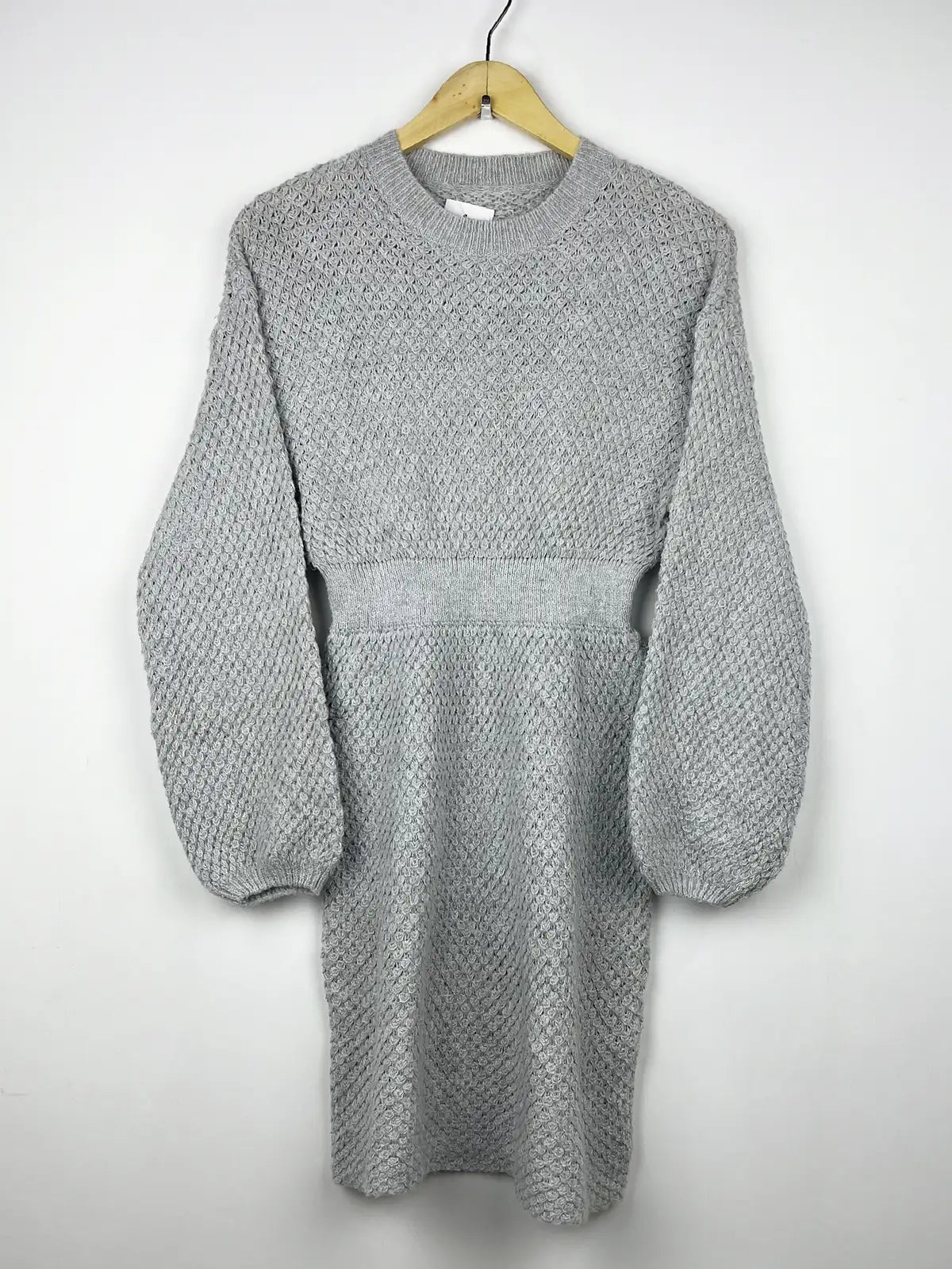 Buy online pre-used pre-loved 100% authentic & Original branded Shein (BD-142) available in Pakistan. Top international brands avilable.