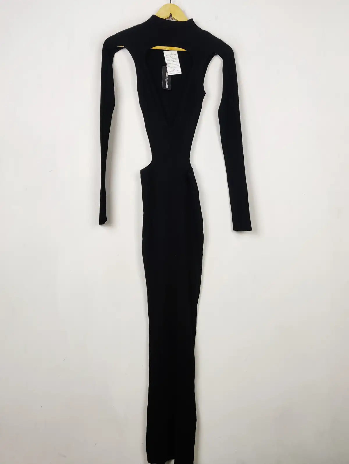 Buy online pre-used pre-loved 100% authentic & Original branded Prettylittlething (BD-1474) available in Pakistan. Top international brands avilable.