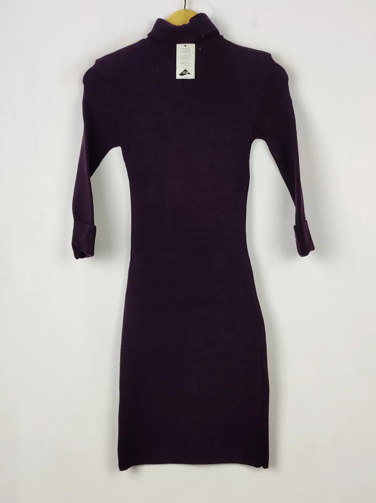 Buy online pre-used pre-loved 100% authentic & Original branded Unknown Brand (BD-1539) available in Pakistan. Top international brands avilable.