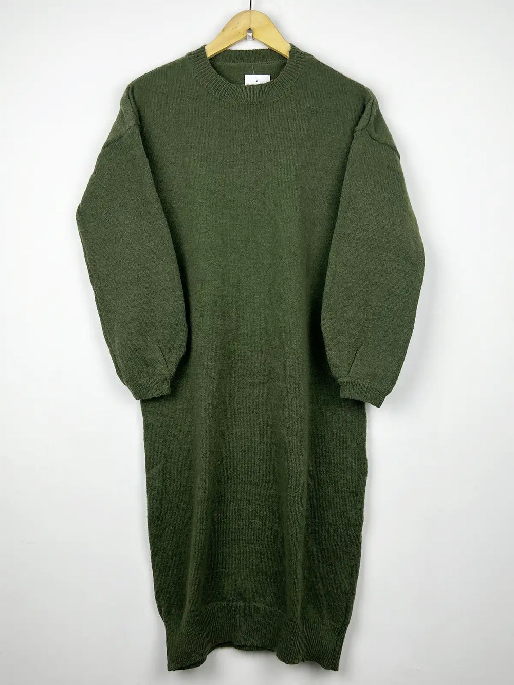 Buy online pre-used pre-loved 100% authentic & Original branded Unknown Brand (BD-153) available in Pakistan. Top international brands avilable.