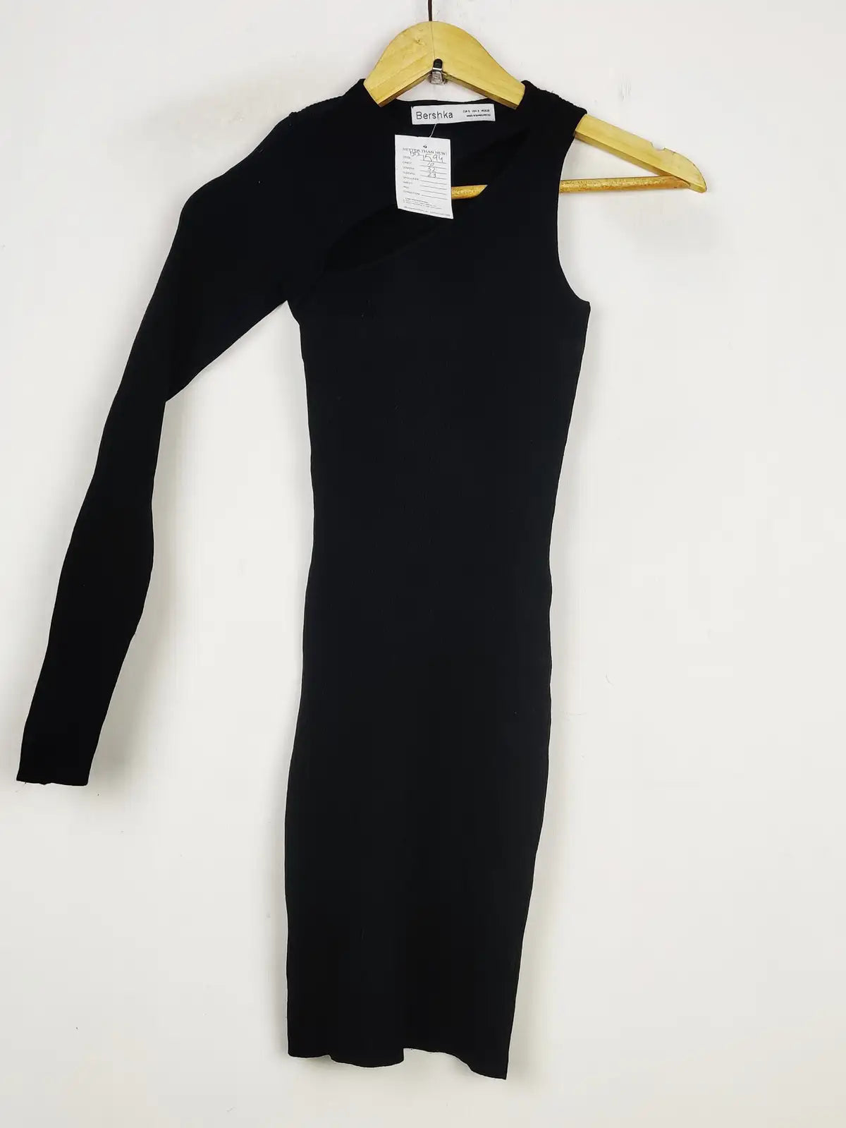 Buy online pre-used pre-loved 100% authentic & Original branded Bershka (BD-1594) available in Pakistan. Top international brands avilable.