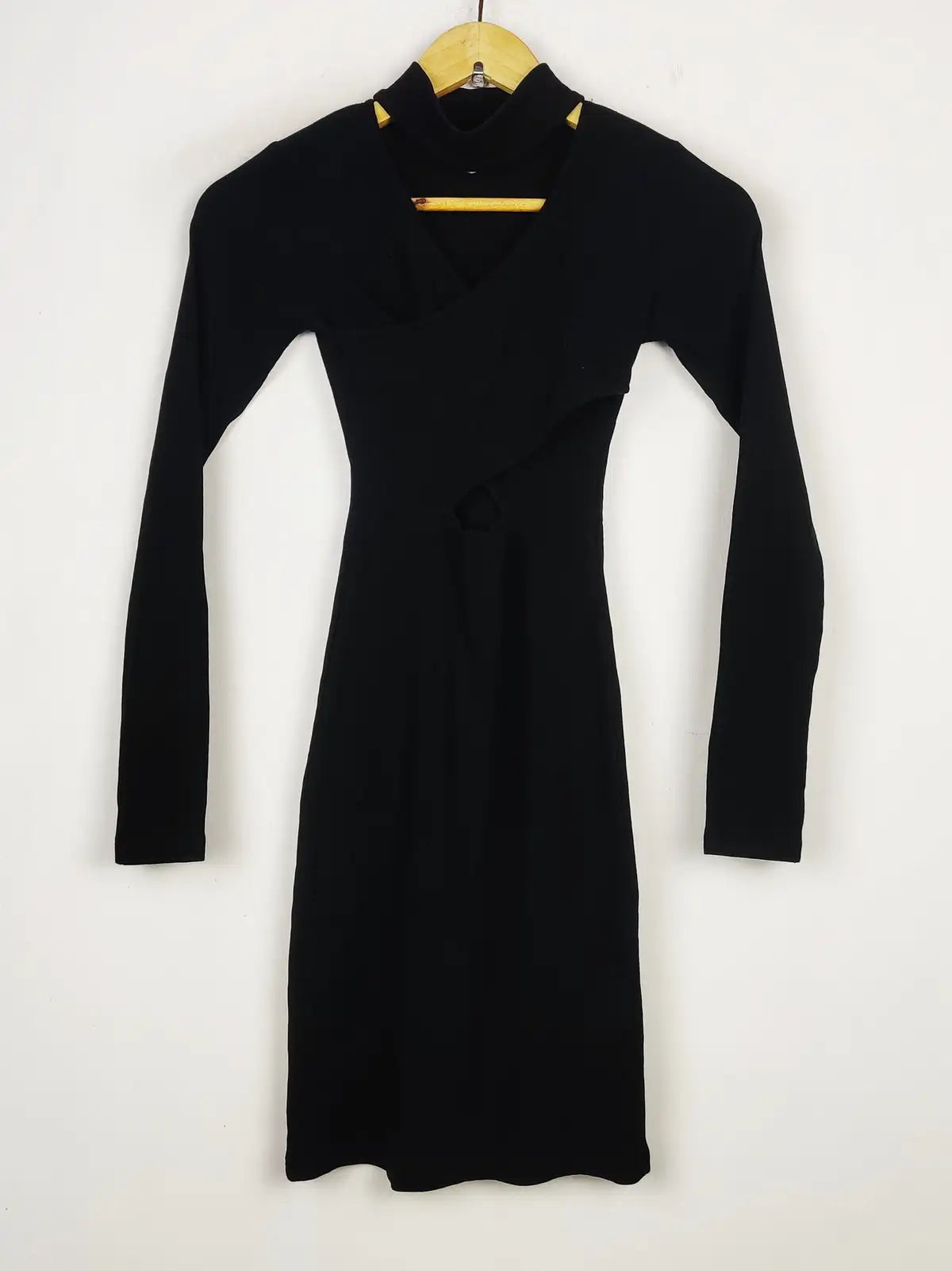 Buy online pre-used pre-loved 100% authentic & Original branded Zara (BD-1595) available in Pakistan. Top international brands avilable.