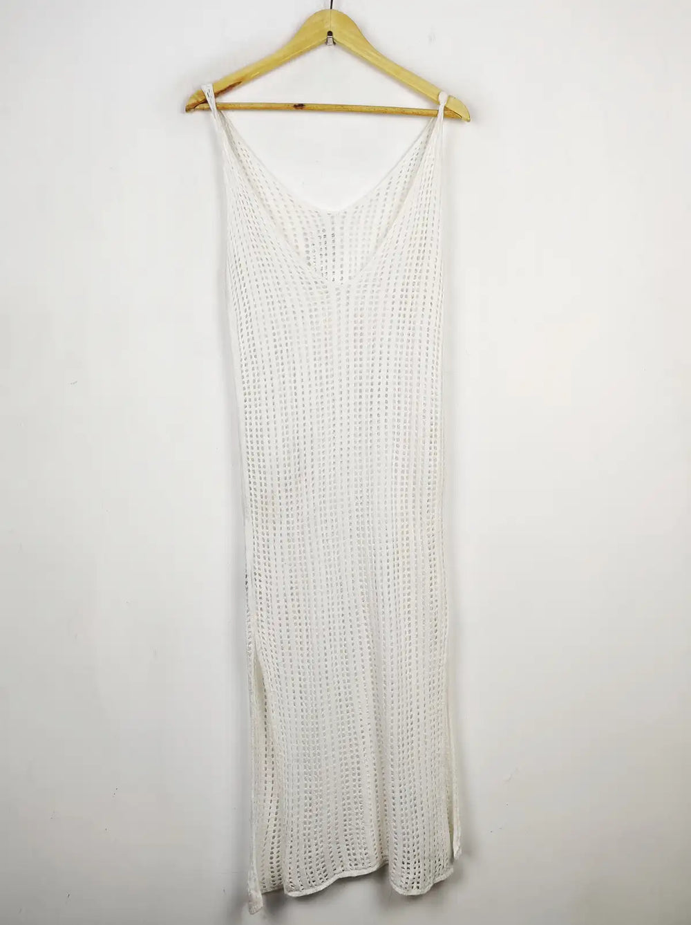 Buy online pre-used pre-loved 100% authentic & Original branded Unknown Brand (BD-1598) available in Pakistan. Top international brands avilable.
