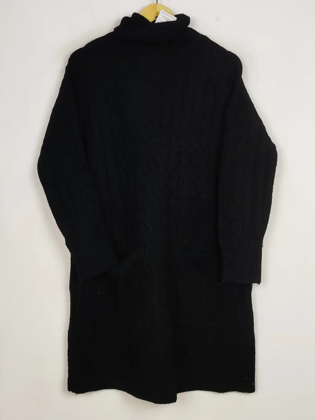 Buy online pre-used pre-loved 100% authentic & Original branded Primark (BD-1608) available in Pakistan. Top international brands avilable.