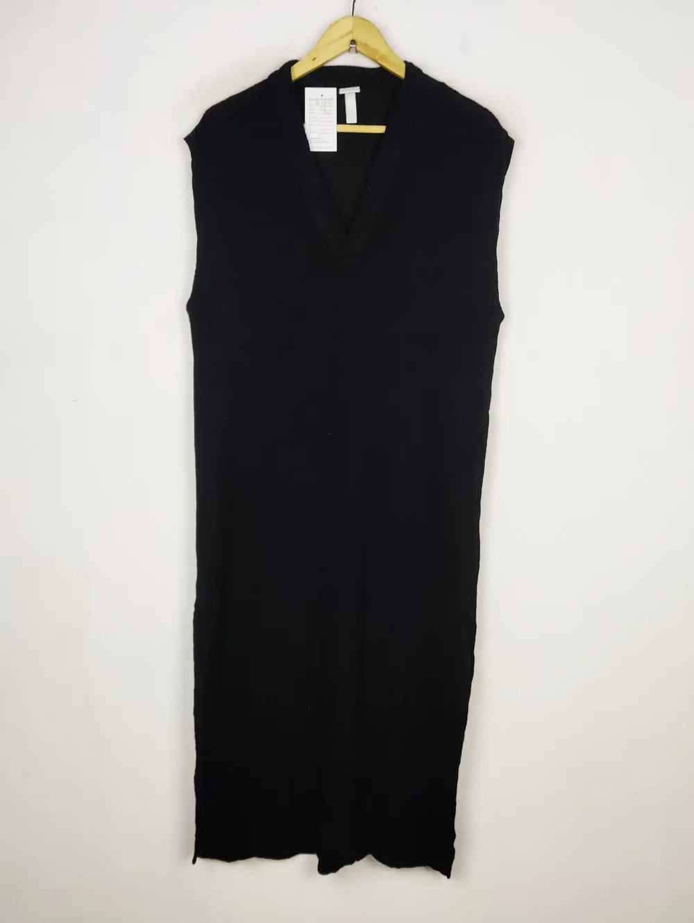 Buy online pre-used pre-loved 100% authentic & Original branded H&M (BD-1613) available in Pakistan. Top international brands avilable.