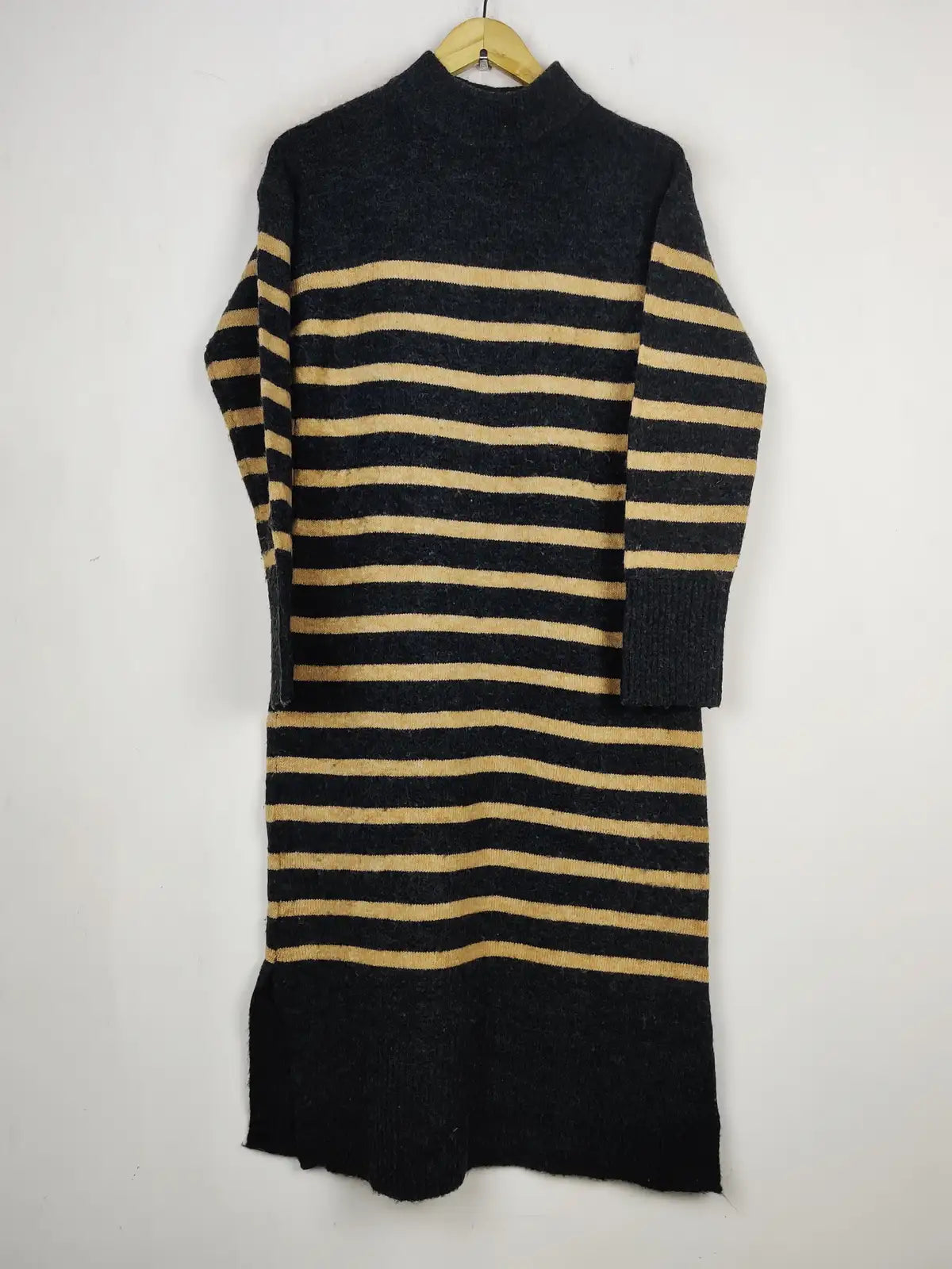 Buy online pre-used pre-loved 100% authentic & Original branded Dunnes Store (BD-1654) available in Pakistan. Top international brands avilable.