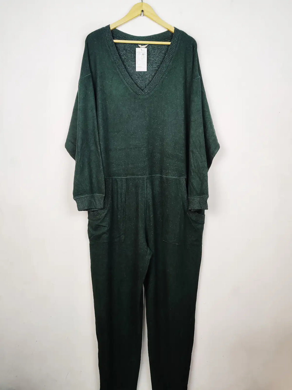 Buy online pre-used pre-loved 100% authentic & Original branded Hush (BD-1696) available in Pakistan. Top international brands avilable.