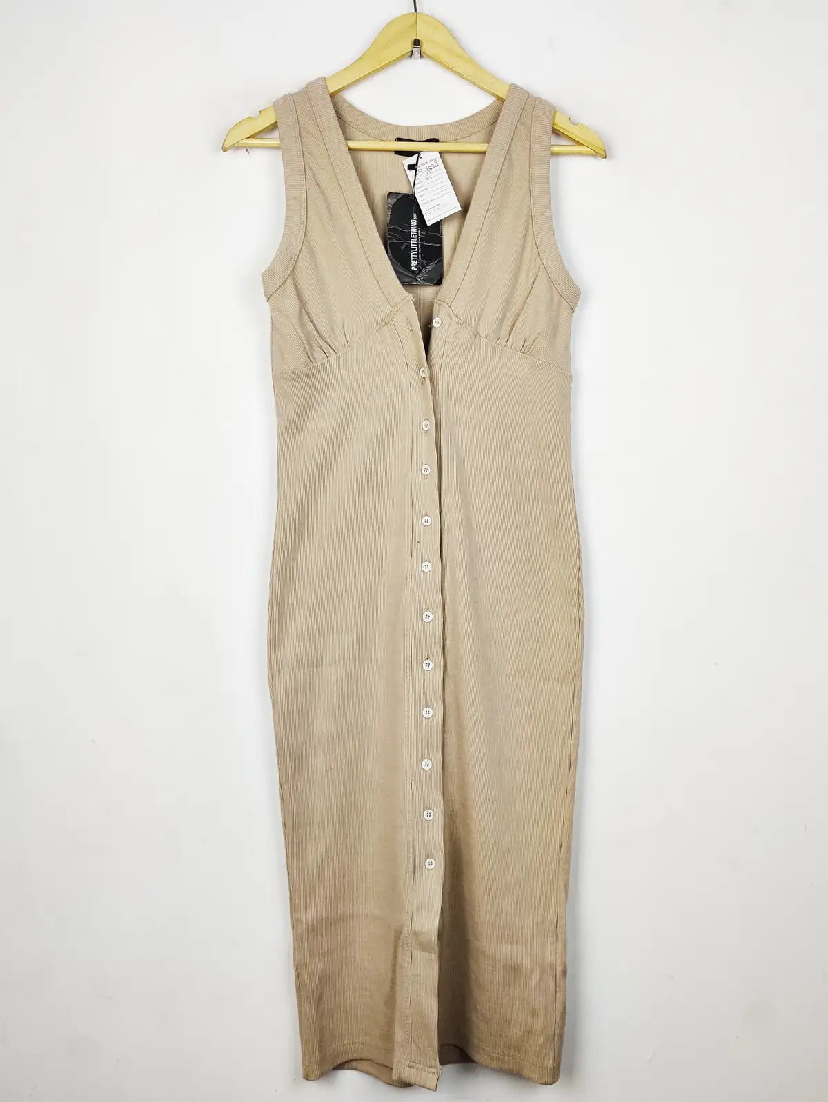 Buy online pre-used pre-loved 100% authentic & Original branded Prettylittlething (BD-1698) available in Pakistan. Top international brands avilable.