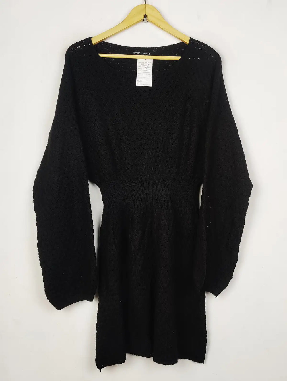 Buy online pre-used pre-loved 100% authentic & Original branded Shein (BD-1699) available in Pakistan. Top international brands avilable.