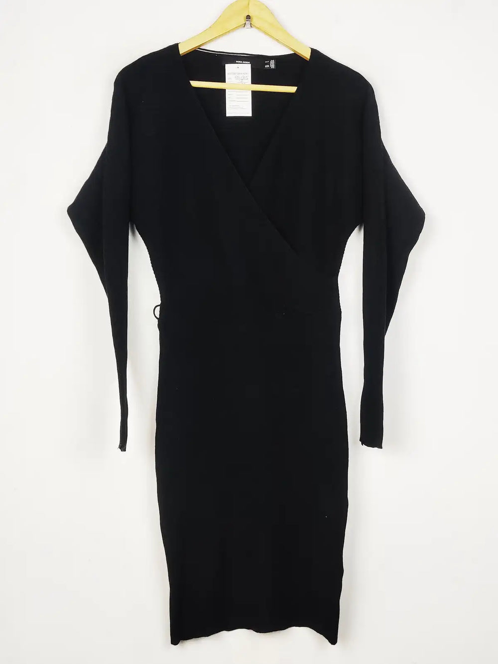 Buy online pre-used pre-loved 100% authentic & Original branded Vero Moda (BD-1715) available in Pakistan. Top international brands avilable.