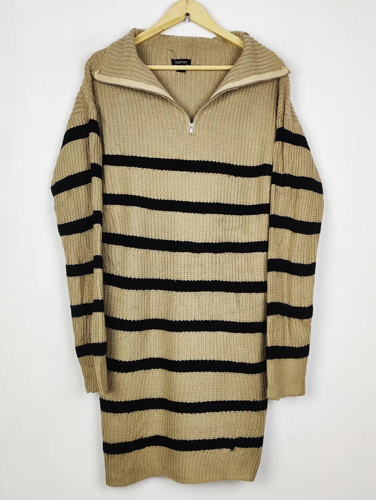 Buy online pre-used pre-loved 100% authentic & Original branded Boohoo (BD-1732) available in Pakistan. Top international brands avilable.