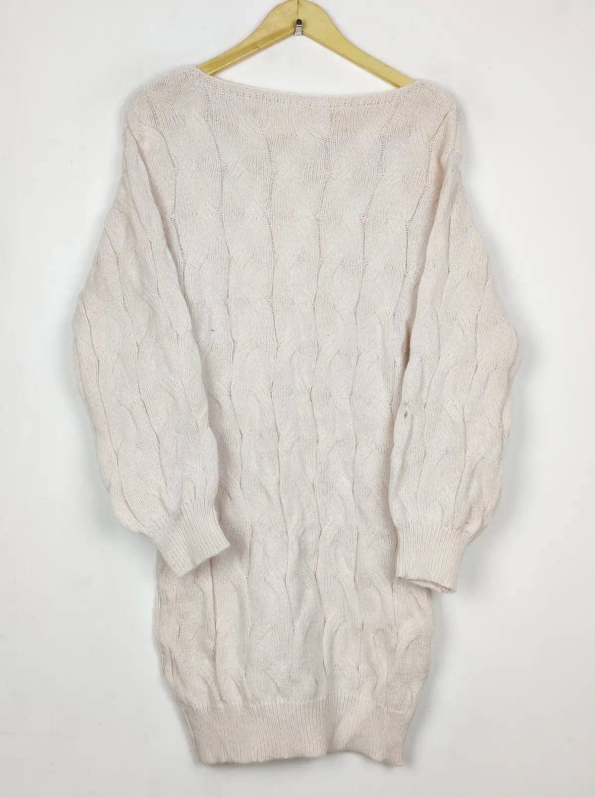 Buy online pre-used pre-loved 100% authentic & Original branded Shein (BD-1737) available in Pakistan. Top international brands avilable.