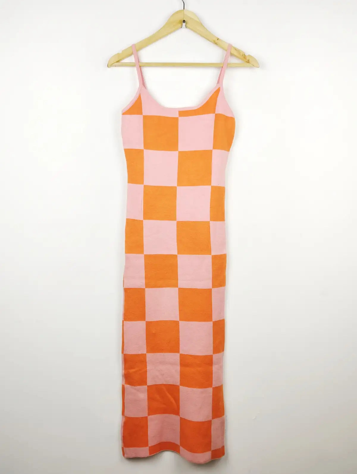 Buy online pre-used pre-loved 100% authentic & Original branded Unknown Brand (BD-174) available in Pakistan. Top international brands avilable.