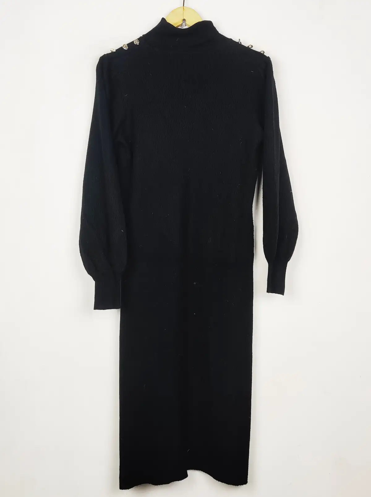 Buy online pre-used pre-loved 100% authentic & Original branded Shein (BD-1751) available in Pakistan. Top international brands avilable.