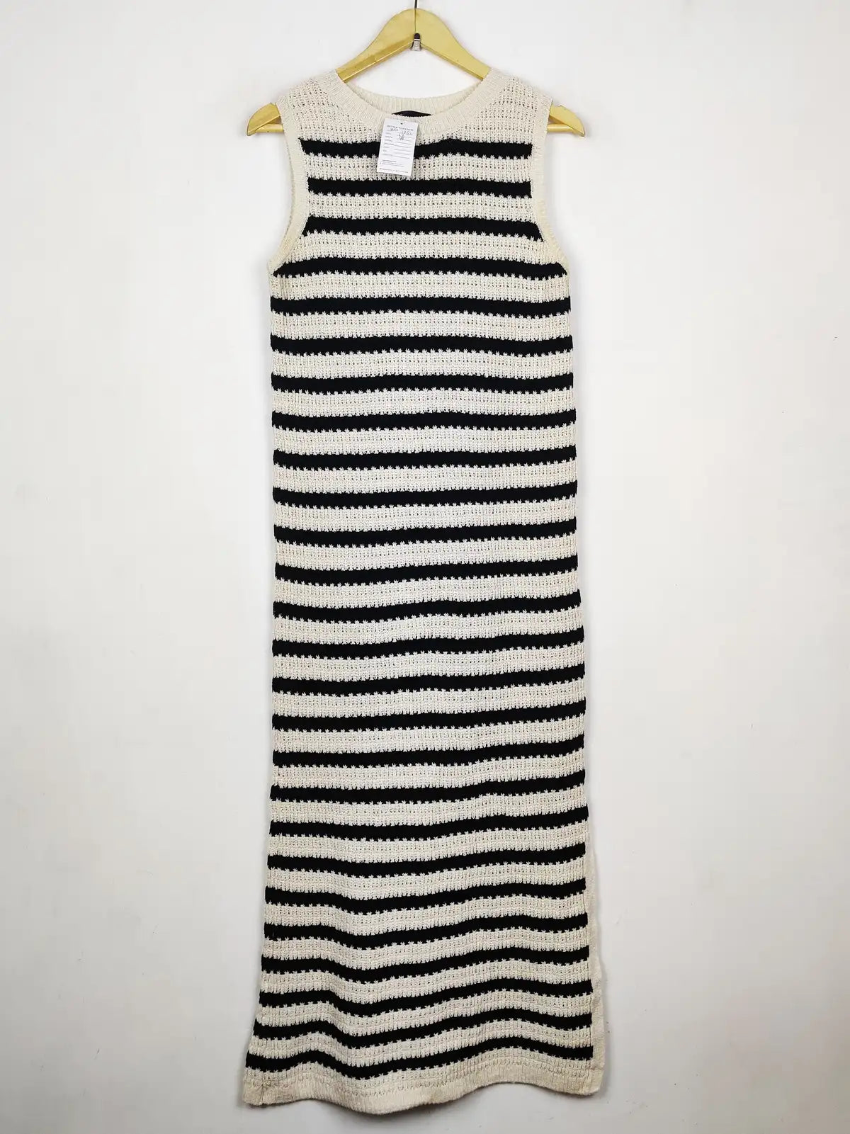 Buy online pre-used pre-loved 100% authentic & Original branded Marks & Spencer (BD-1752) available in Pakistan. Top international brands avilable.