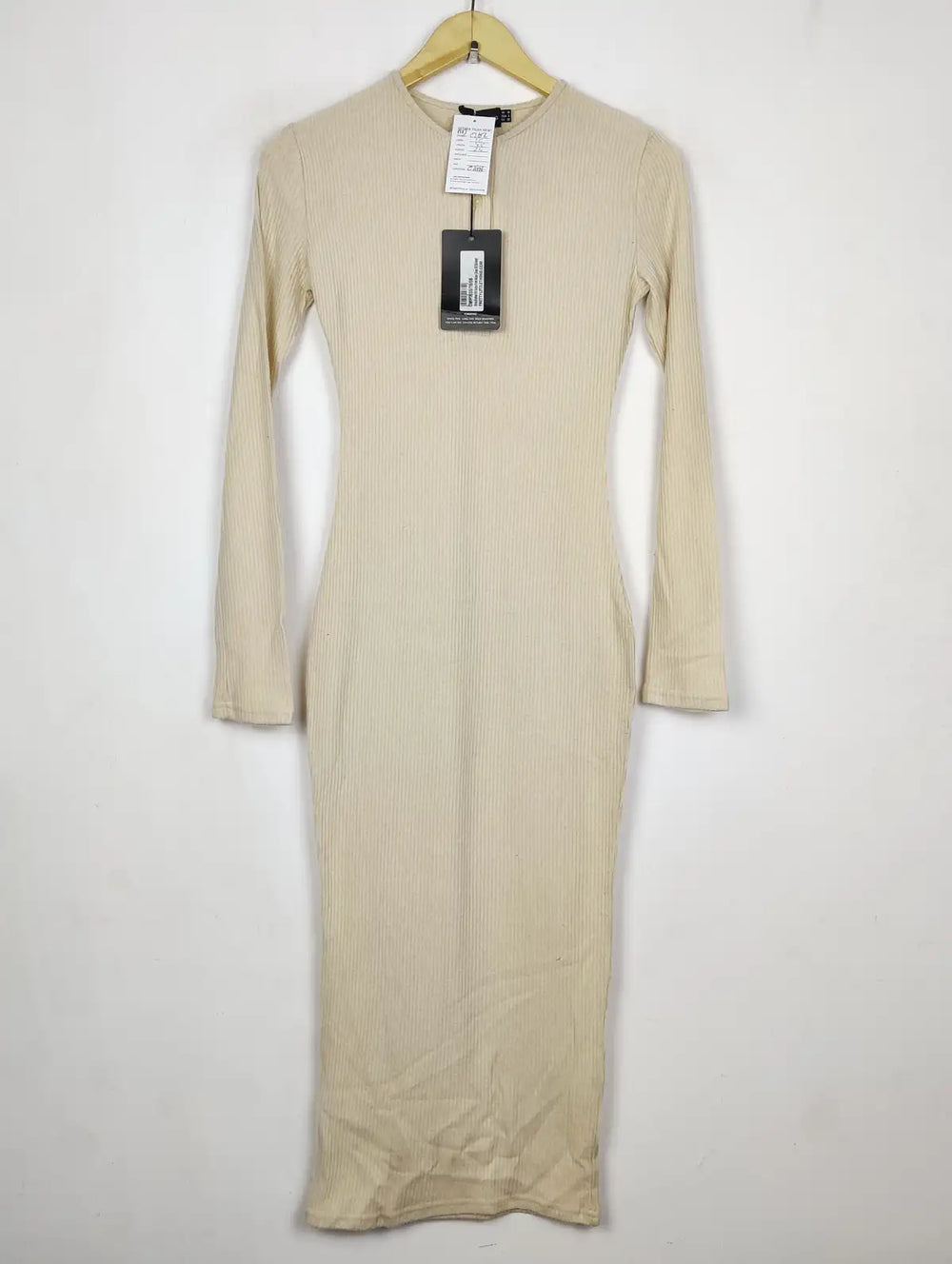 Buy online pre-used pre-loved 100% authentic & Original branded Prettylittlething (BD-1762) available in Pakistan. Top international brands avilable.