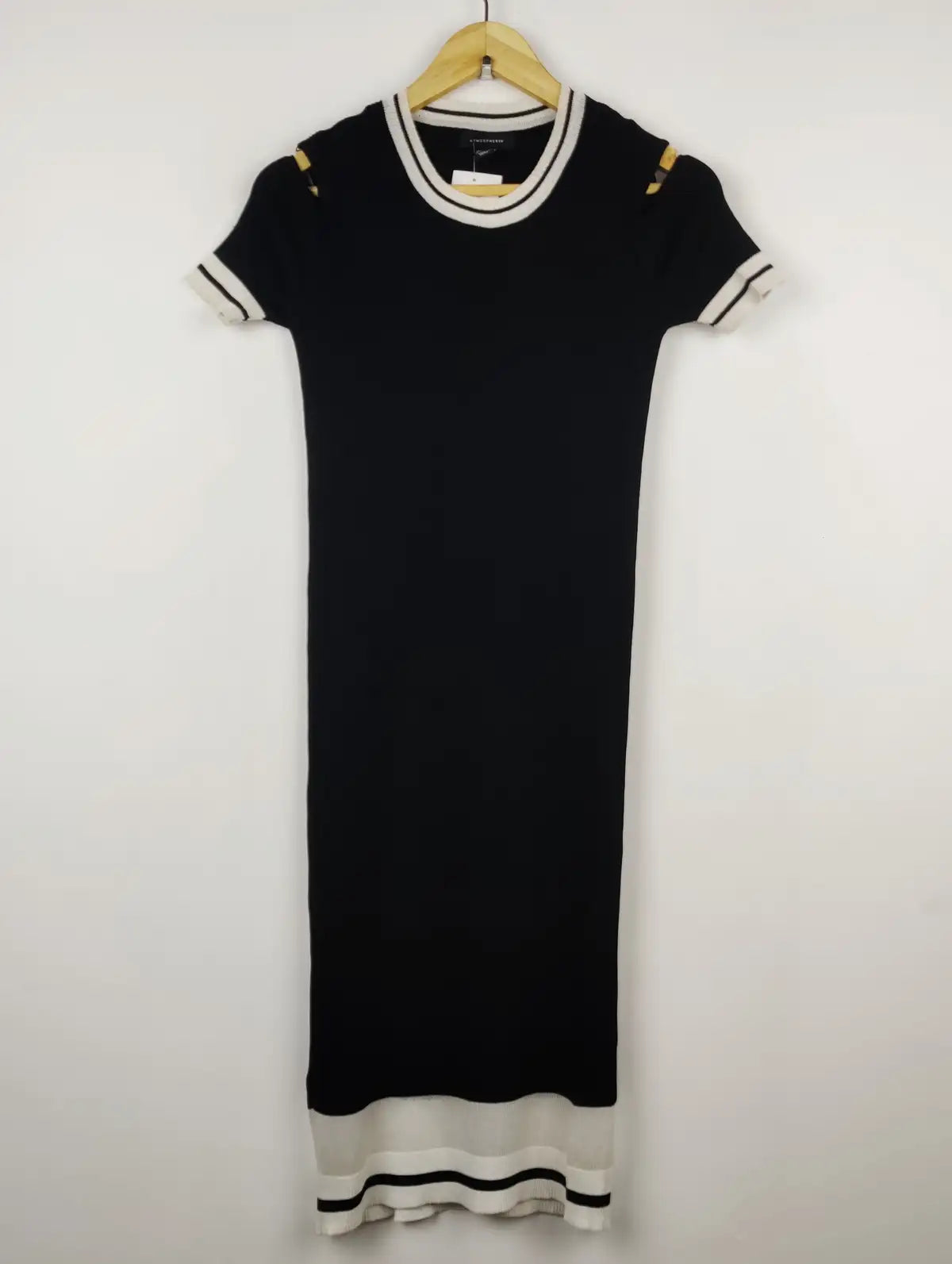 Buy online pre-used pre-loved 100% authentic & Original branded Atmosphere (BD-176) available in Pakistan. Top international brands avilable.