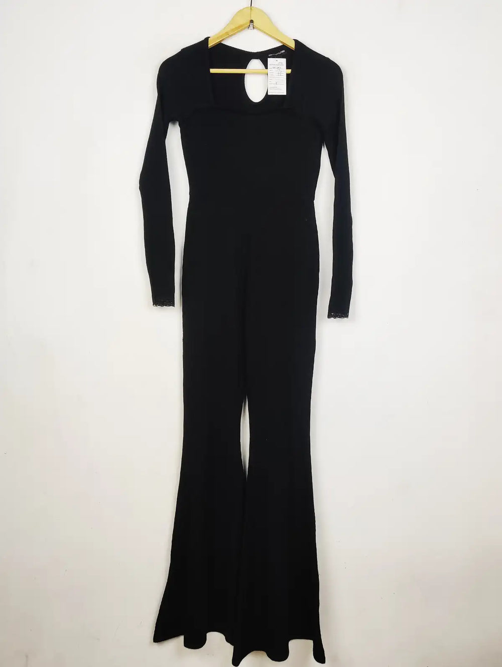 Buy online pre-used pre-loved 100% authentic & Original branded Prettylittlething (BD-1772) available in Pakistan. Top international brands avilable.