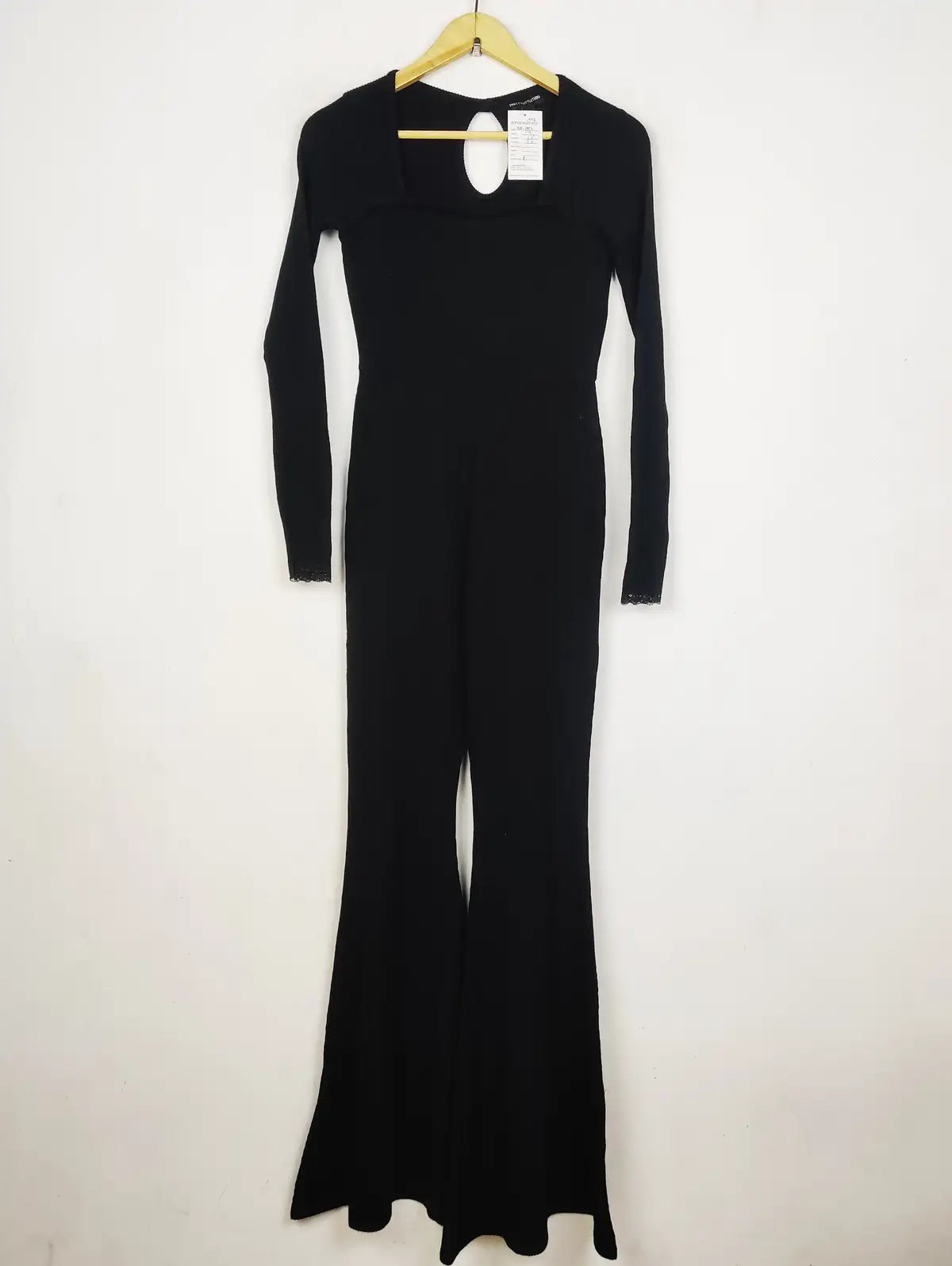 Buy online pre-used pre-loved 100% authentic & Original branded Prettylittlething (BD-1772) available in Pakistan. Top international brands avilable.