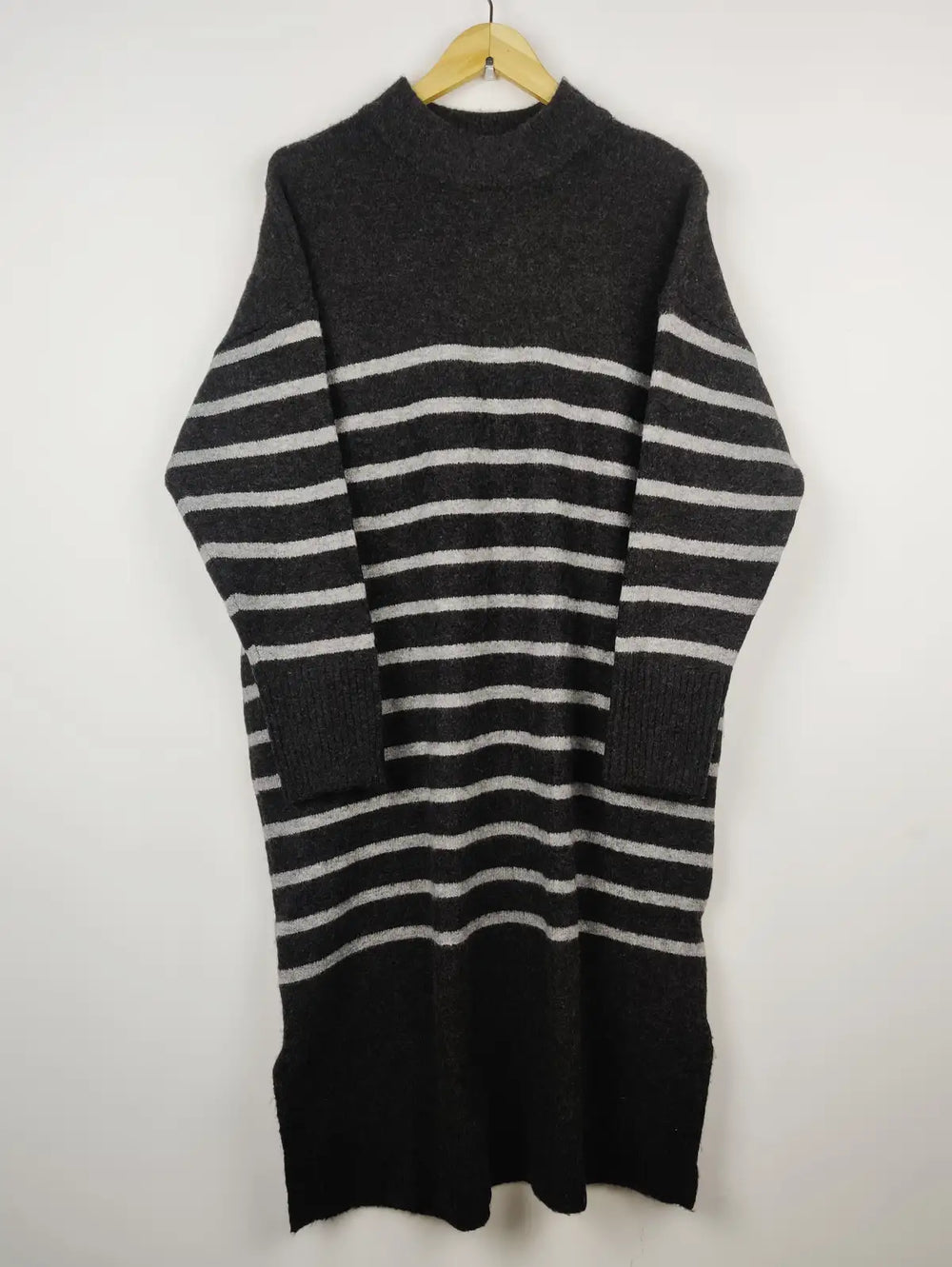 Buy online pre-used pre-loved 100% authentic & Original branded Dunnes Stores (BD-177) available in Pakistan. Top international brands avilable.