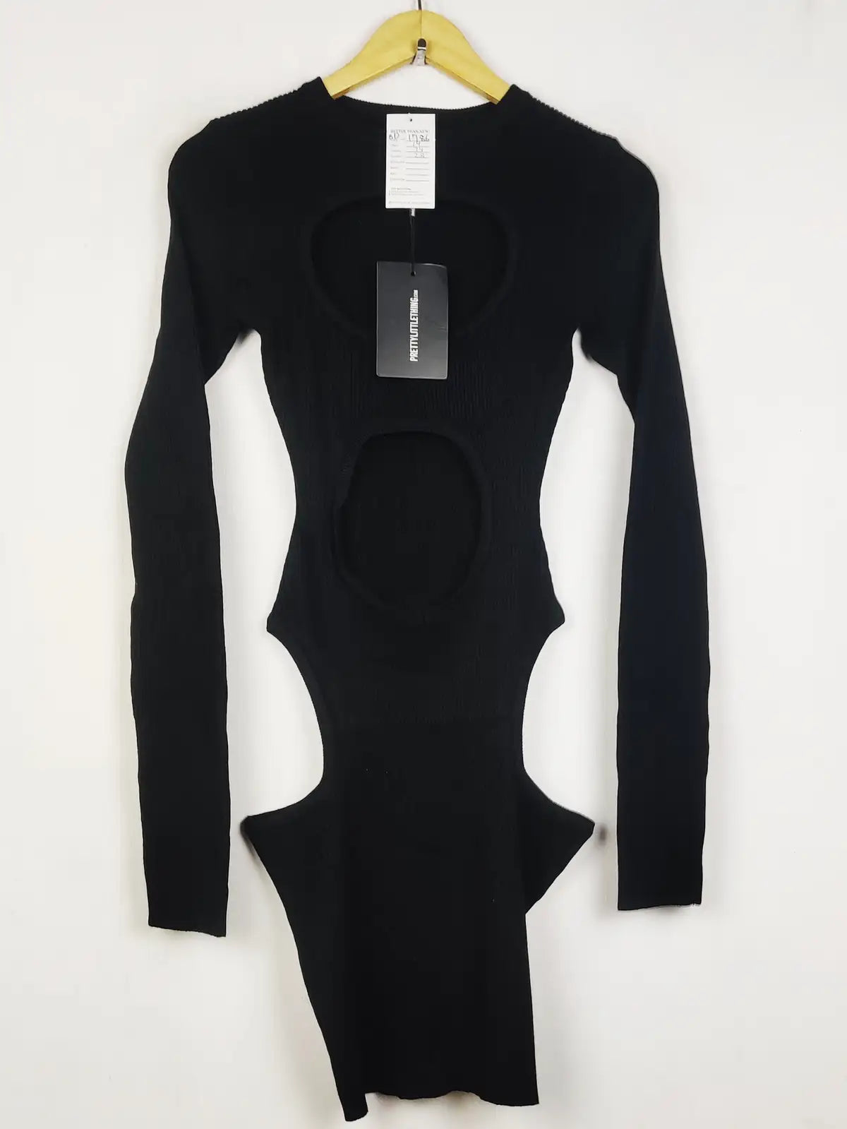 Buy online pre-used pre-loved 100% authentic & Original branded Prettylittlething (BD-1786) available in Pakistan. Top international brands avilable.