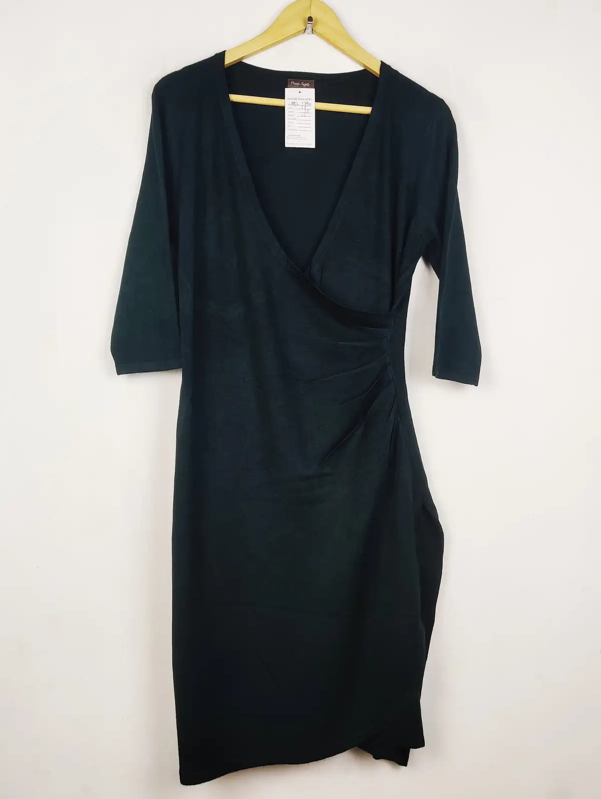 Buy online pre-used pre-loved 100% authentic & Original branded Phase Eight (BD-1790) available in Pakistan. Top international brands avilable.