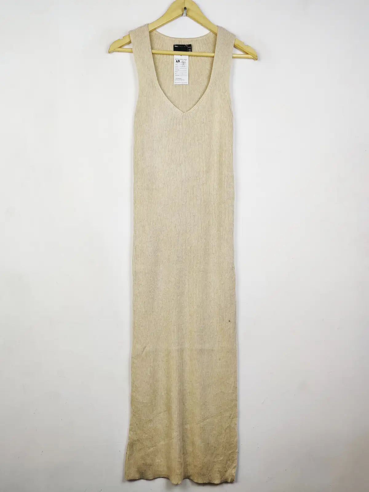 Buy online pre-used pre-loved 100% authentic & Original branded Asos (BD-1805) available in Pakistan. Top international brands avilable.