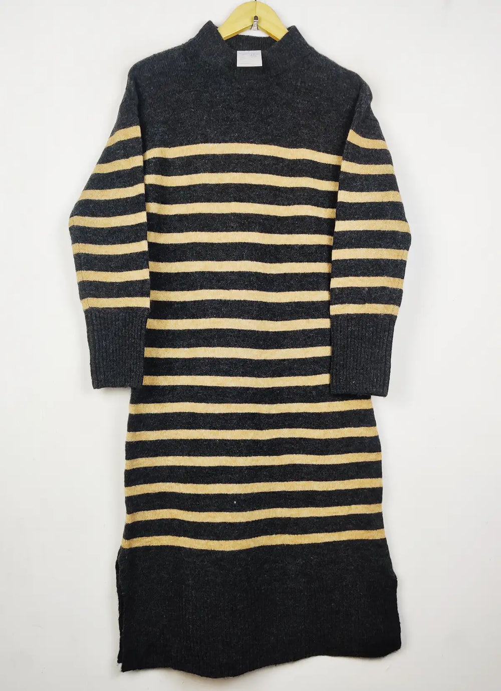 Buy online pre-used pre-loved 100% authentic & Original branded Dunnes Stores (BD-1806) available in Pakistan. Top international brands avilable.