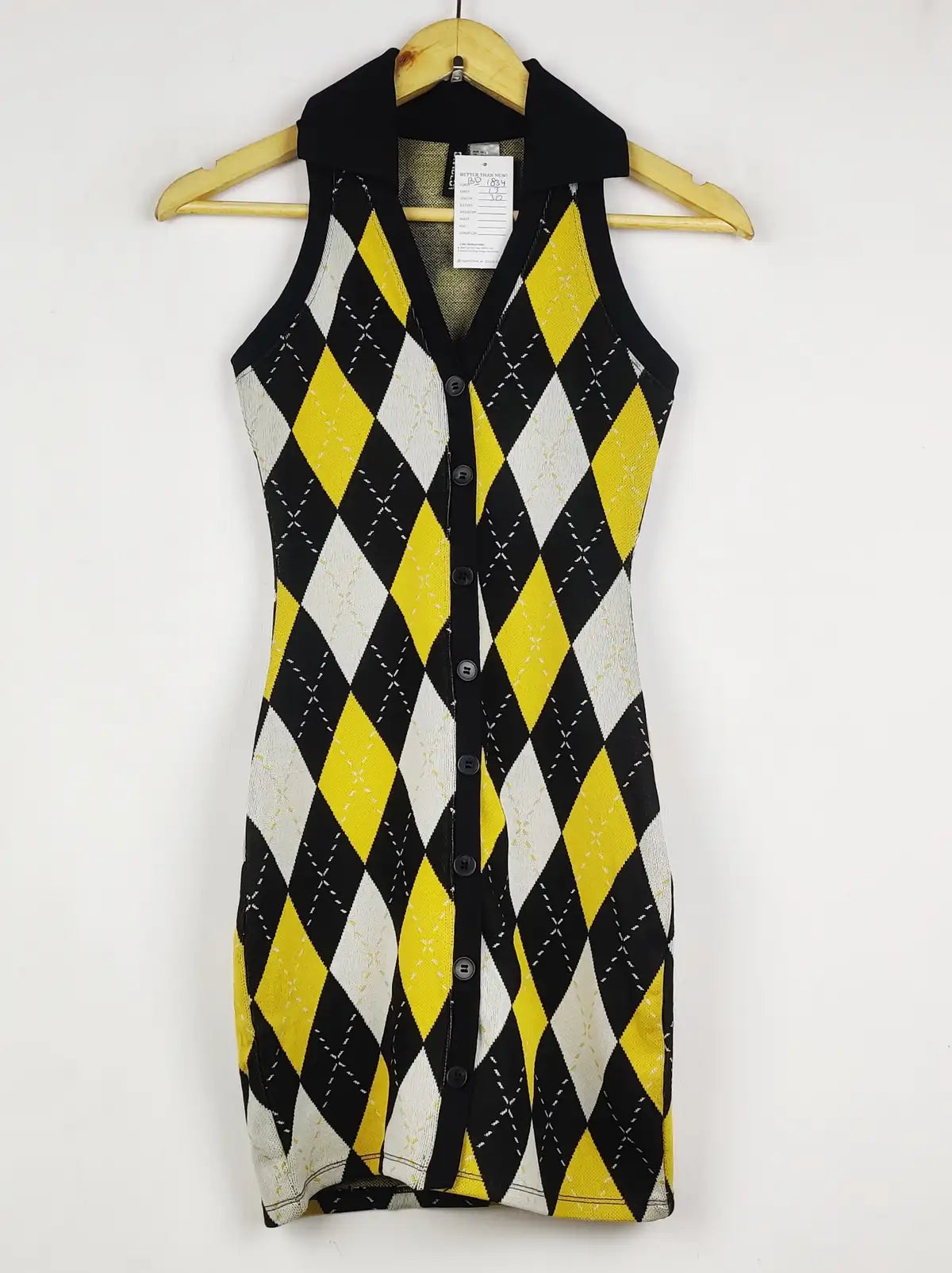 Buy online pre-used pre-loved 100% authentic & Original branded H&M (BD-1834) available in Pakistan. Top international brands avilable.