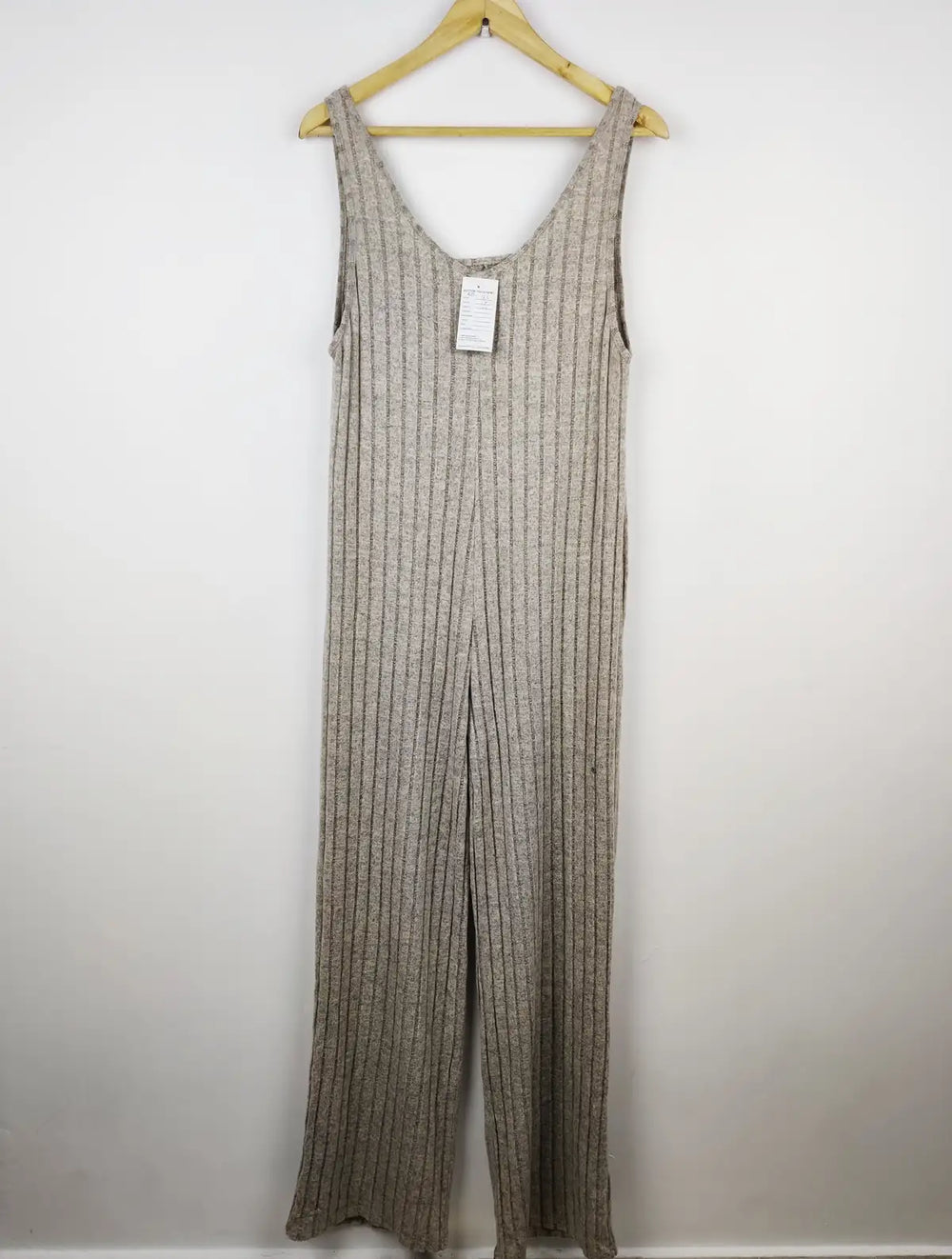 Buy online pre-used pre-loved 100% authentic & Original branded Shein (BD-185) available in Pakistan. Top international brands avilable.